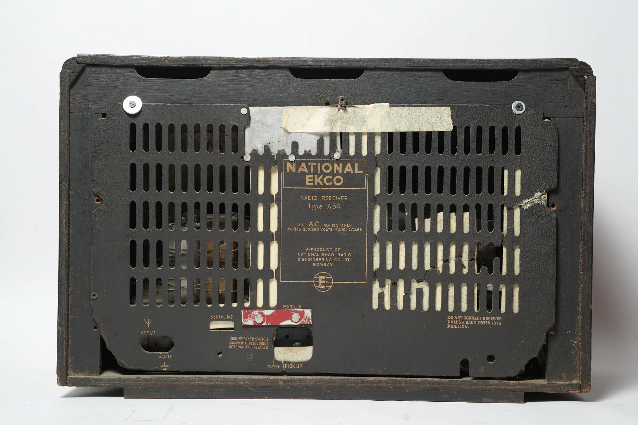 National-Ekco 5-Band Wooden Valve Table Radio — photograph 4