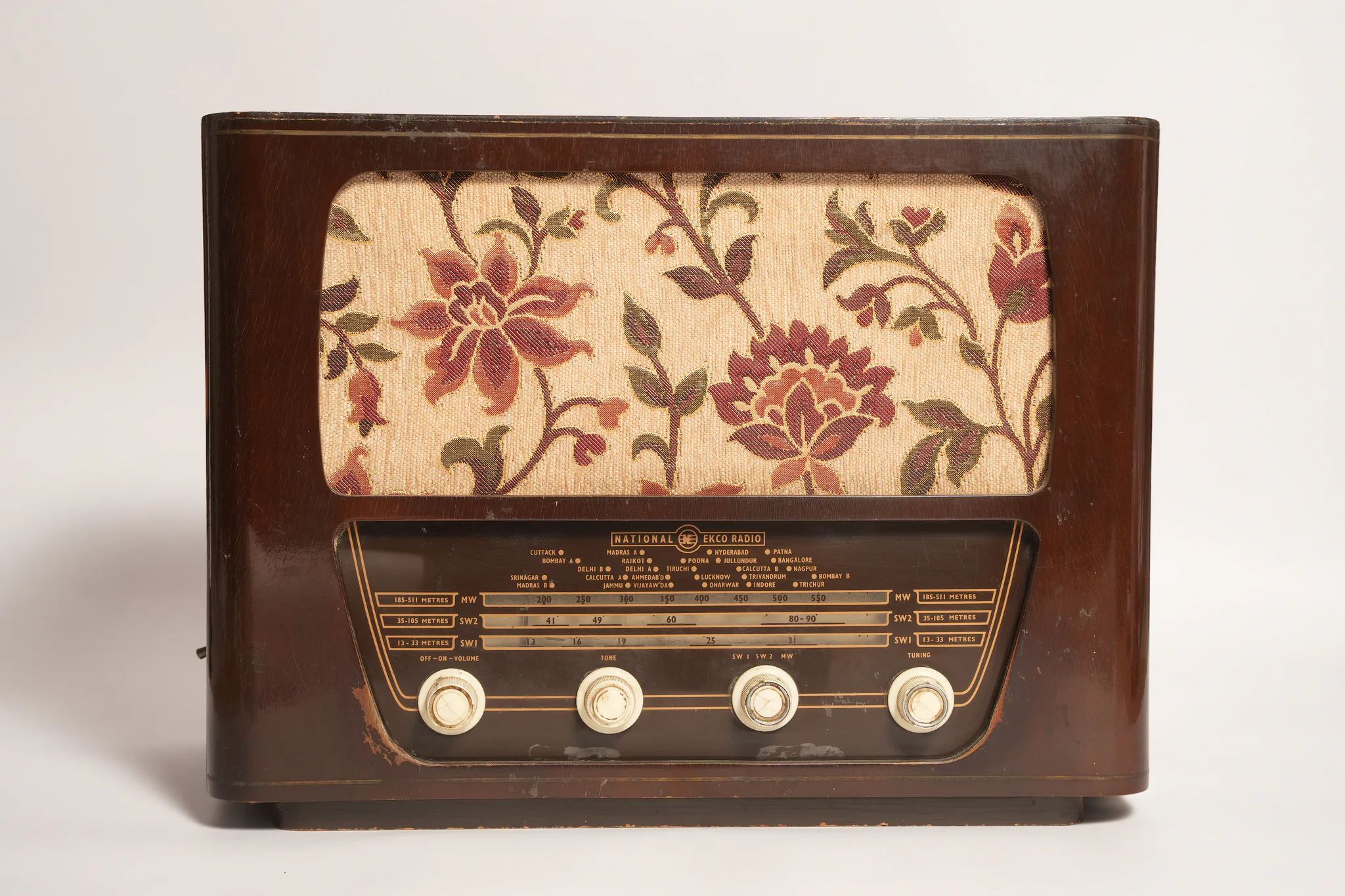National Ekco Radio Vintage Vacuum Tube Table Radio — photograph