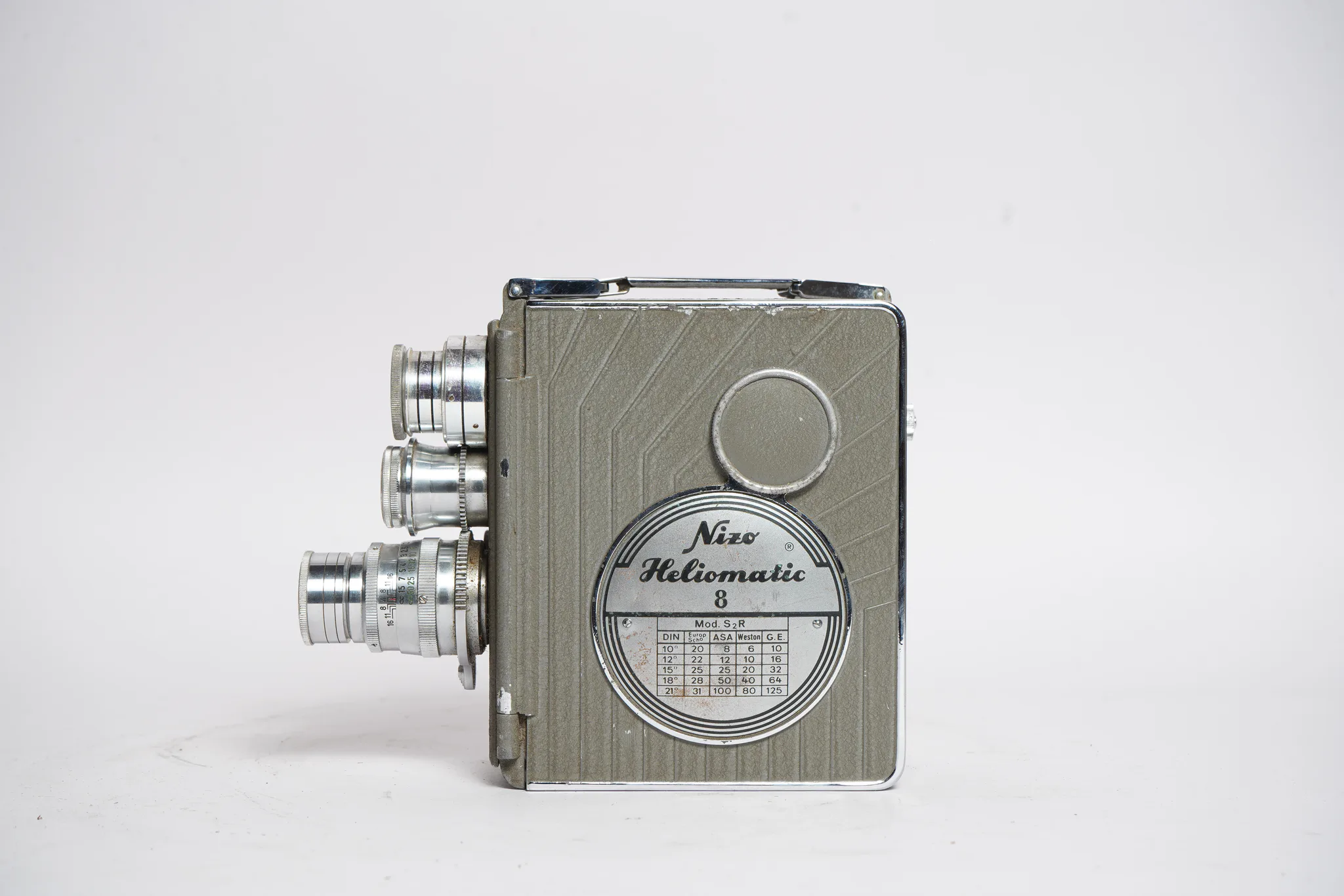 Nizo Heliomatic 8 Mod. S2R Cine Camera — photograph