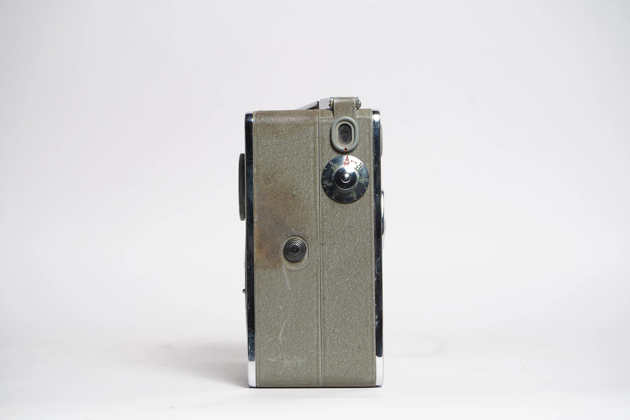 Nizo Heliomatic 8 Mod. S2R Cine Camera — photograph