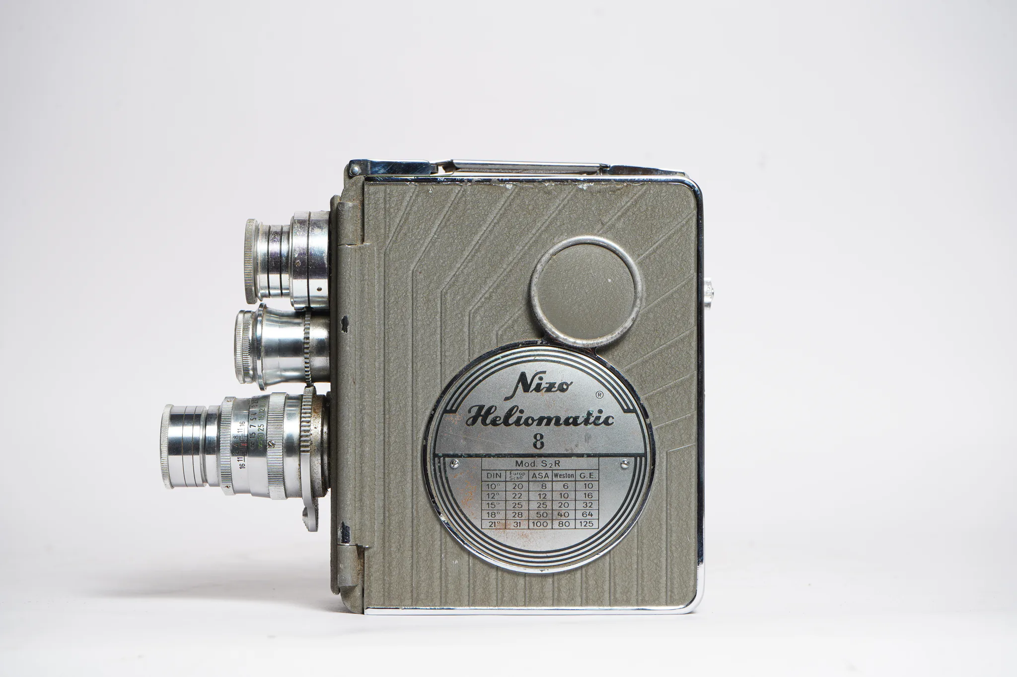 Nizo Heliomatic 8 Mod. S2R Cine Camera — photograph