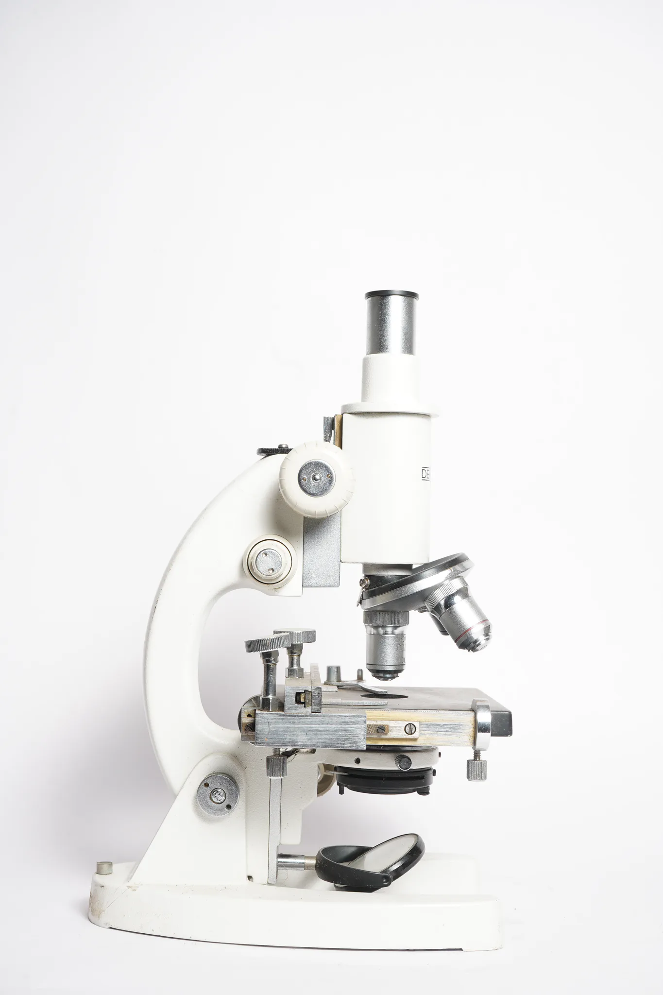OBRO Vintage Precision Monocular Microscope — OBRO Instruments: a tangible chapter of the analog era.