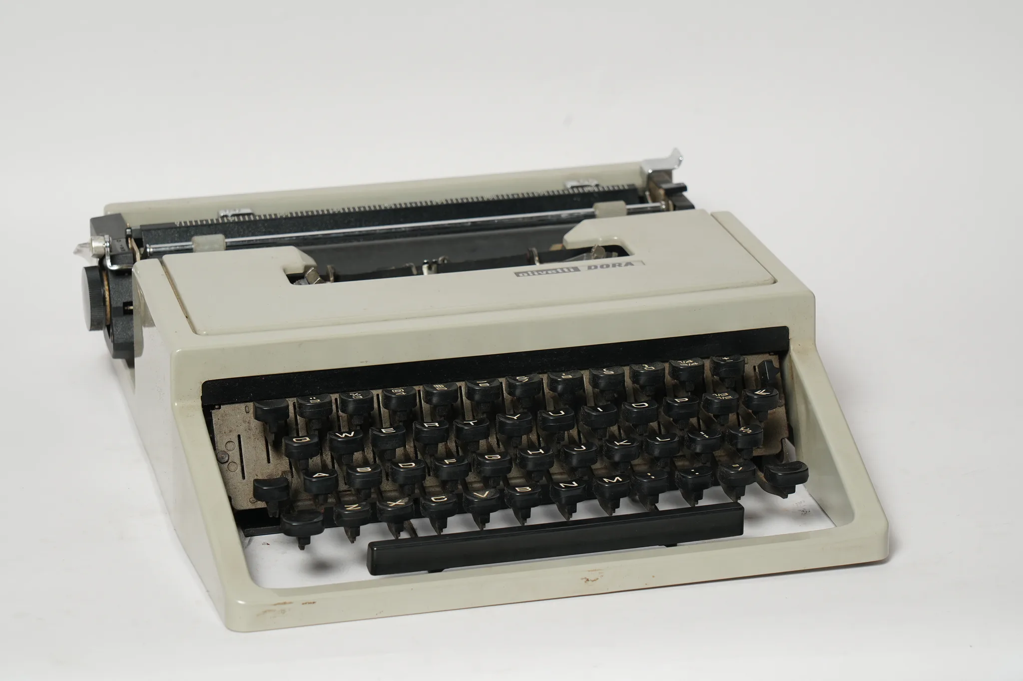 Olivetti Dora Typewriter with Fitted Travel Case — photograph