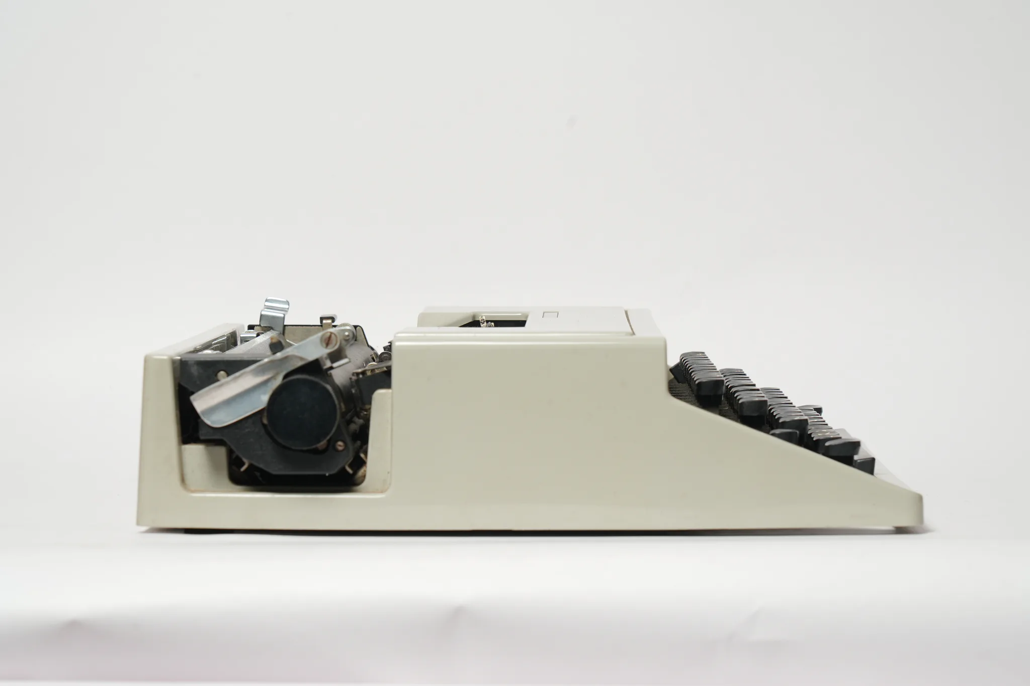 Olivetti Dora Typewriter with Fitted Travel Case — photograph