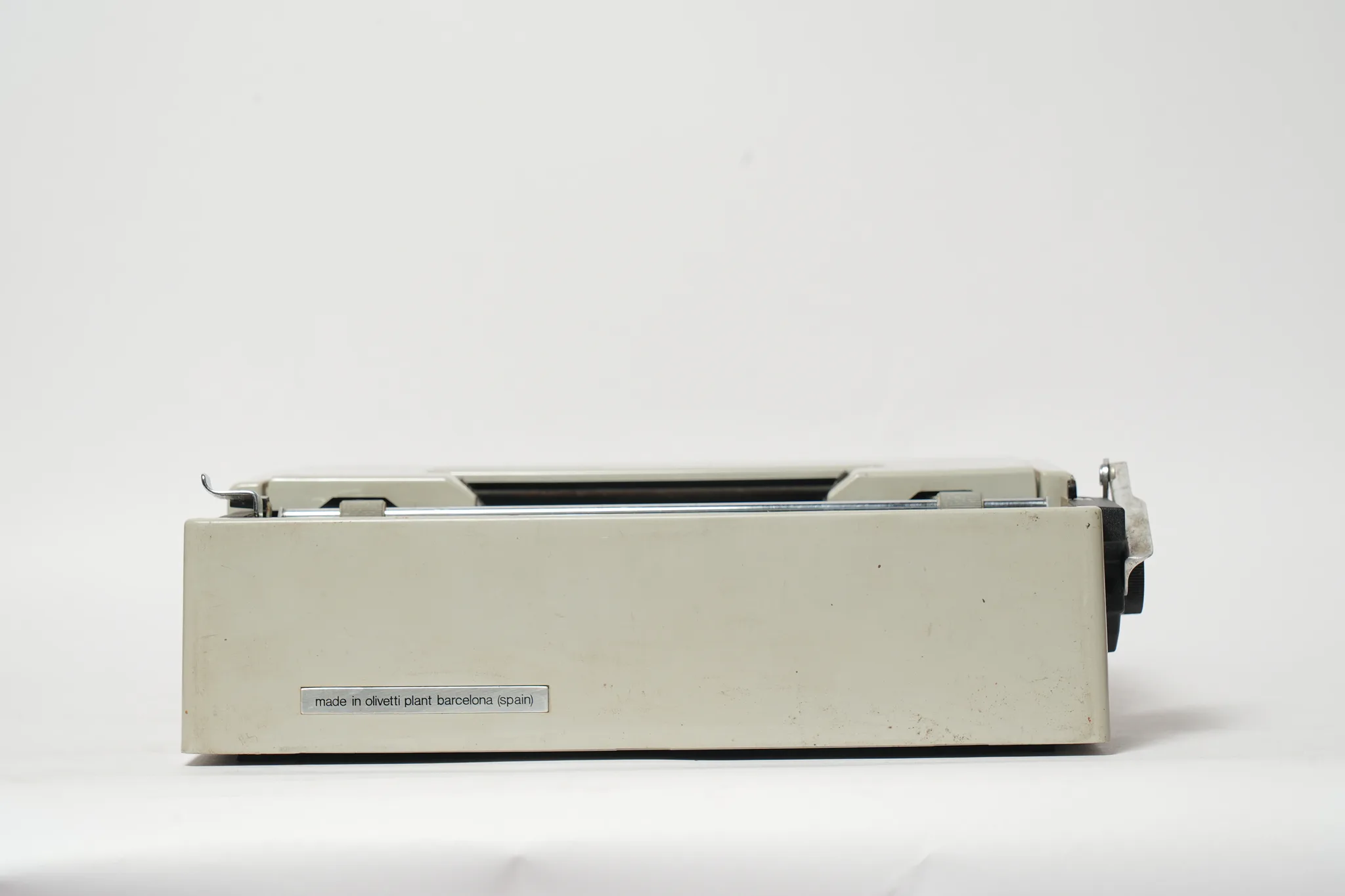 Olivetti Dora Typewriter with Fitted Travel Case — photograph