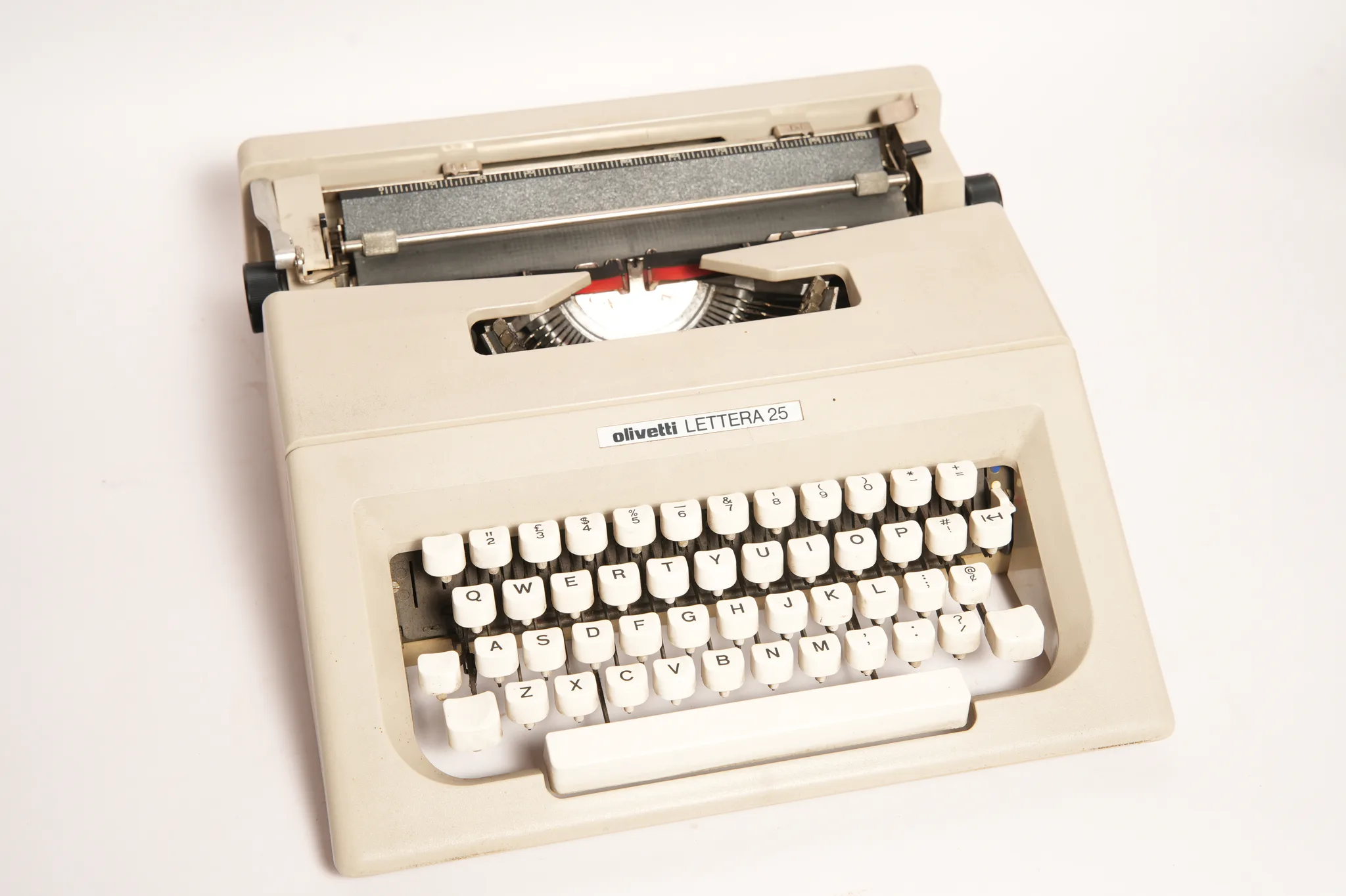 Olivetti Lettera 25 Vintage Portable Typewriter