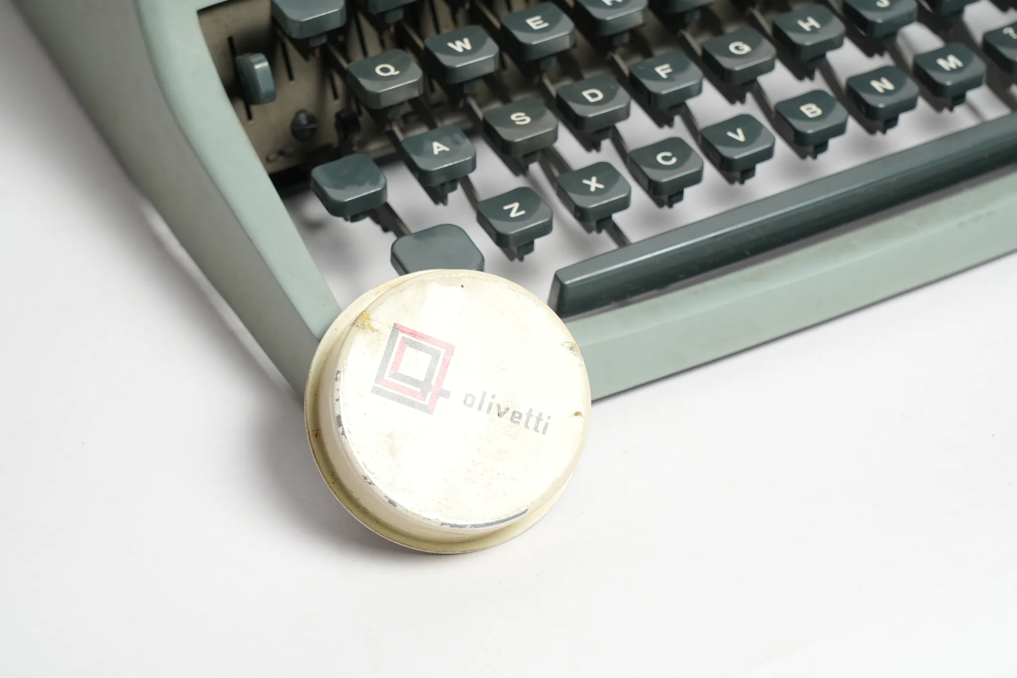 Olivetti Lettera 32 Vintage Sage Green Typewriter — photograph