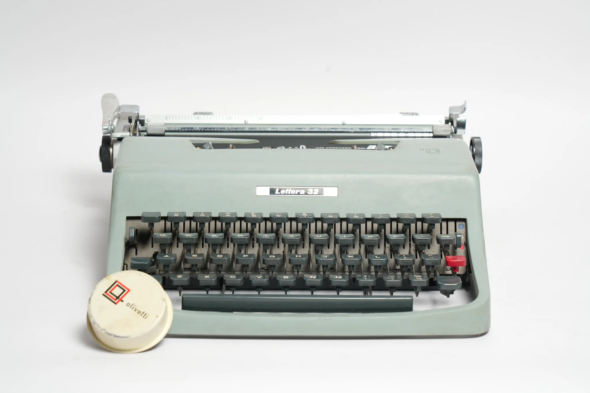 Olivetti Lettera 32 Vintage Sage Green Typewriter — photograph