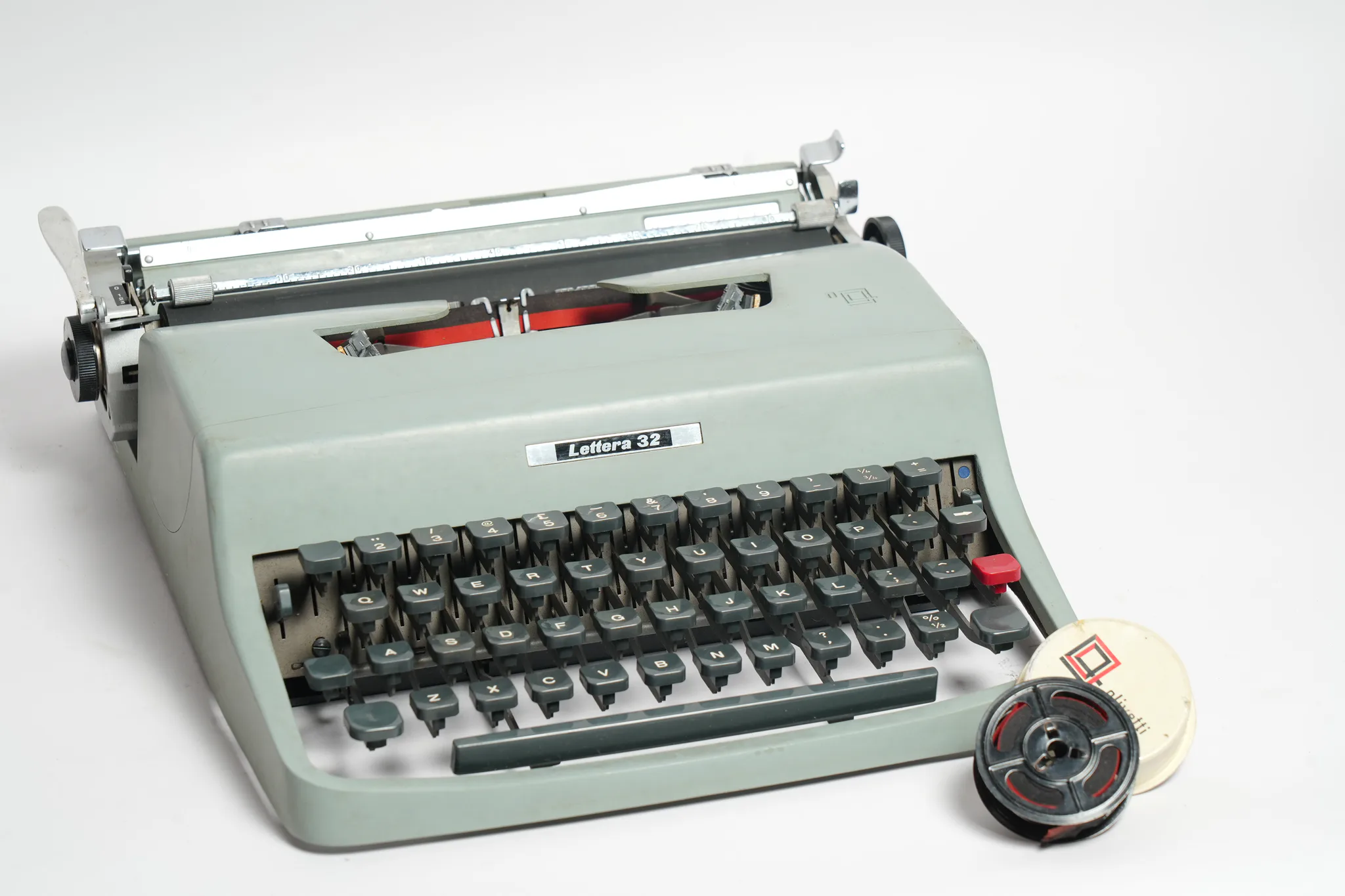 Olivetti Lettera 32 Vintage Sage Green Typewriter — photograph