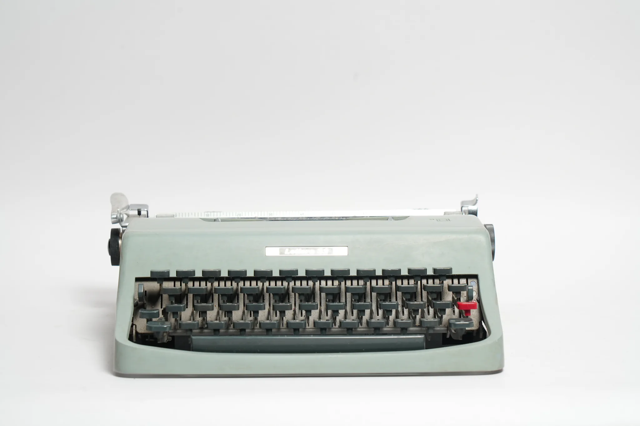 Olivetti Lettera 32 Vintage Sage Green Typewriter — photograph