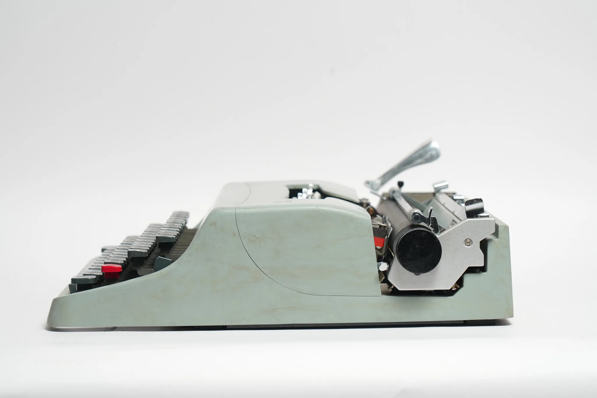 Olivetti Lettera 32 Vintage Sage Green Typewriter — photograph