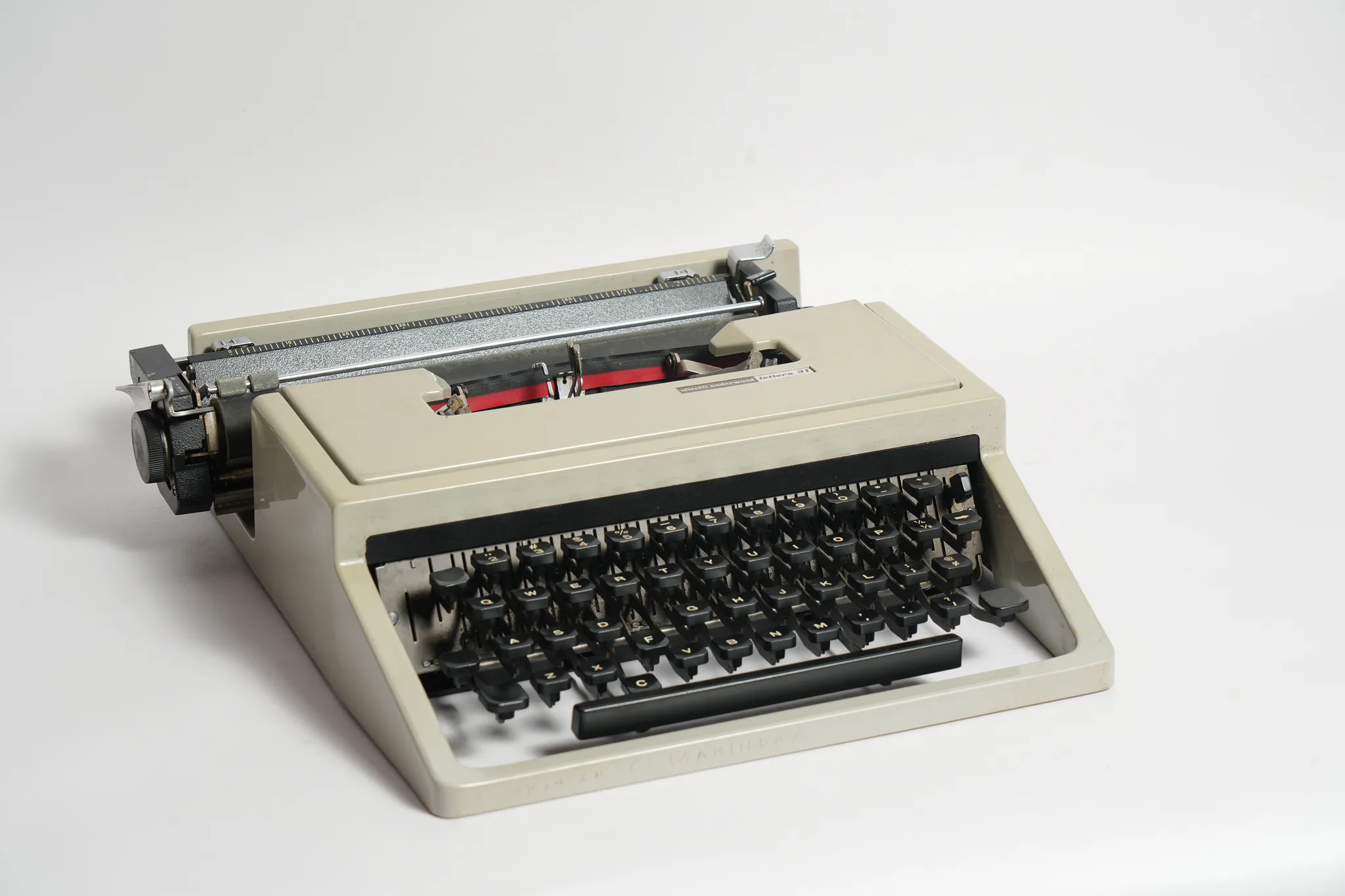 Olivetti Underwood Lettera 31 Portable Typewriter