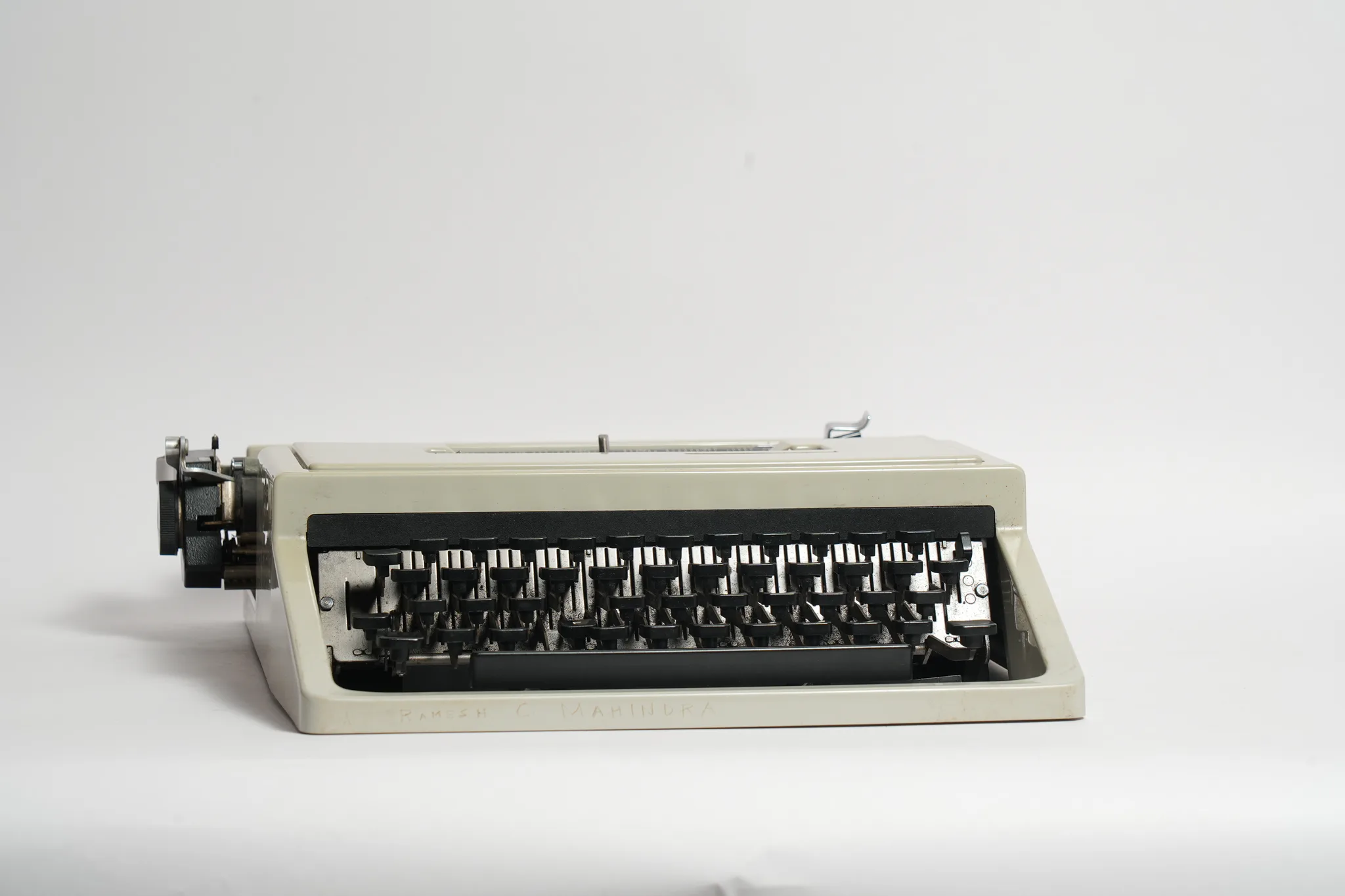 Olivetti Underwood Lettera 31 Portable Typewriter — photograph