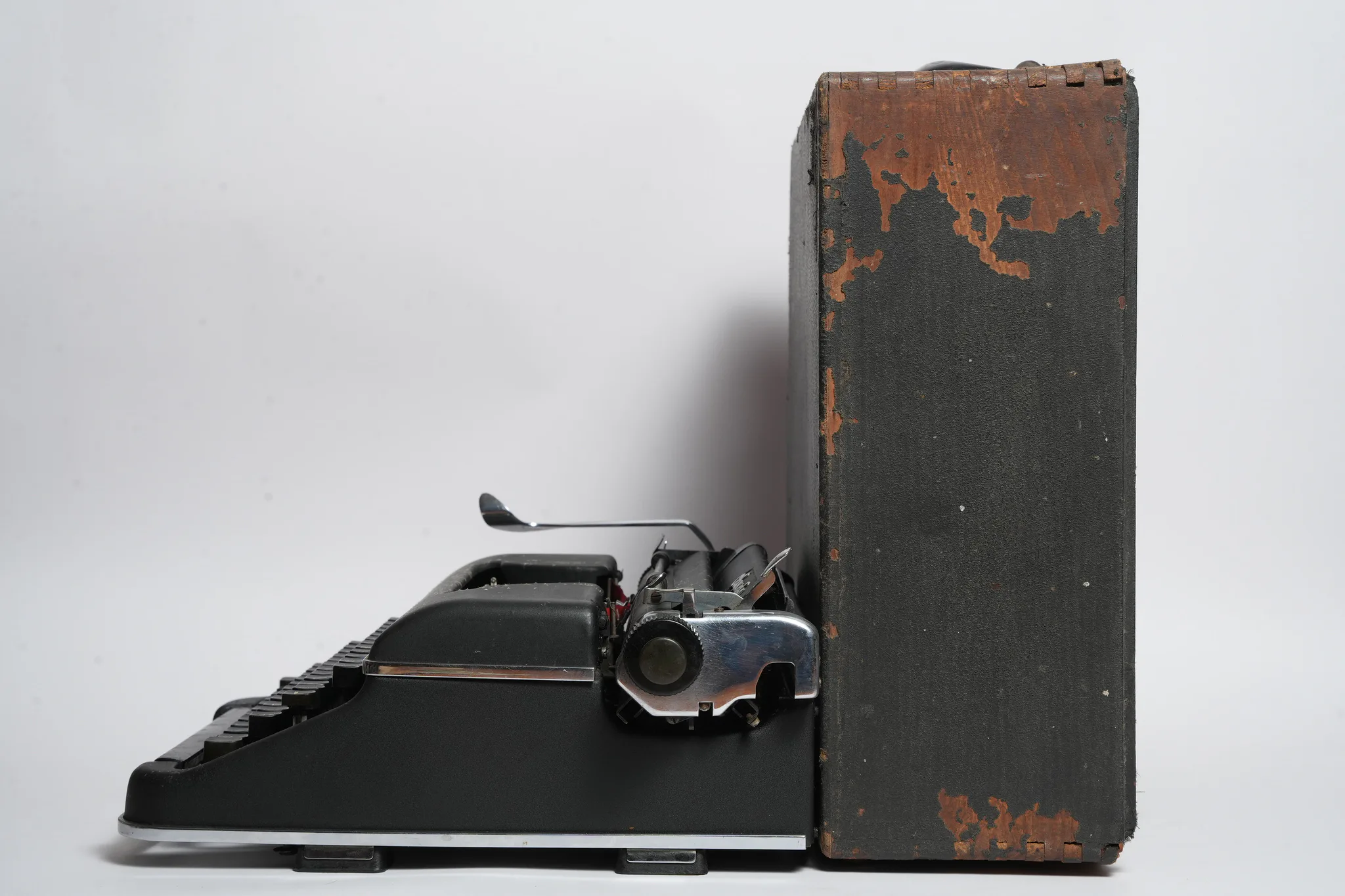 Olympia SF Ultra-Portable Typewriter — photograph 5