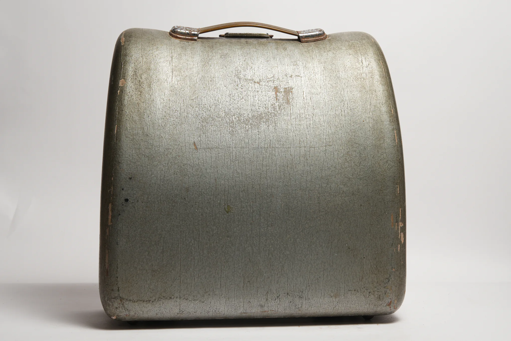 Olympia SM3 De Luxe Portable Typewriter with Carrying Case — photograph