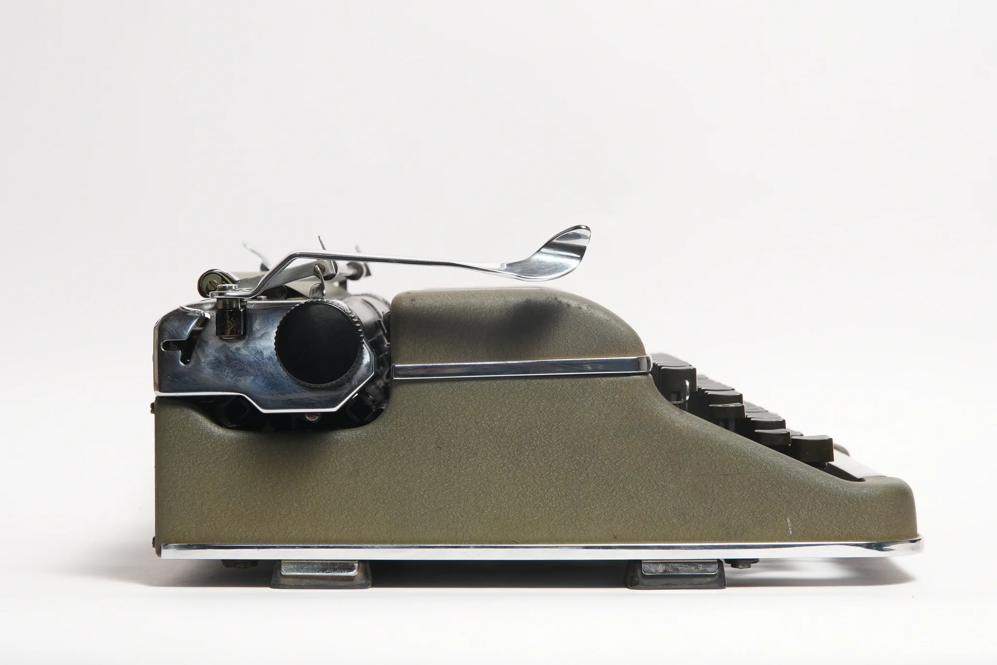 Olympia SM3 Portable Typewriter in Original Case — photograph