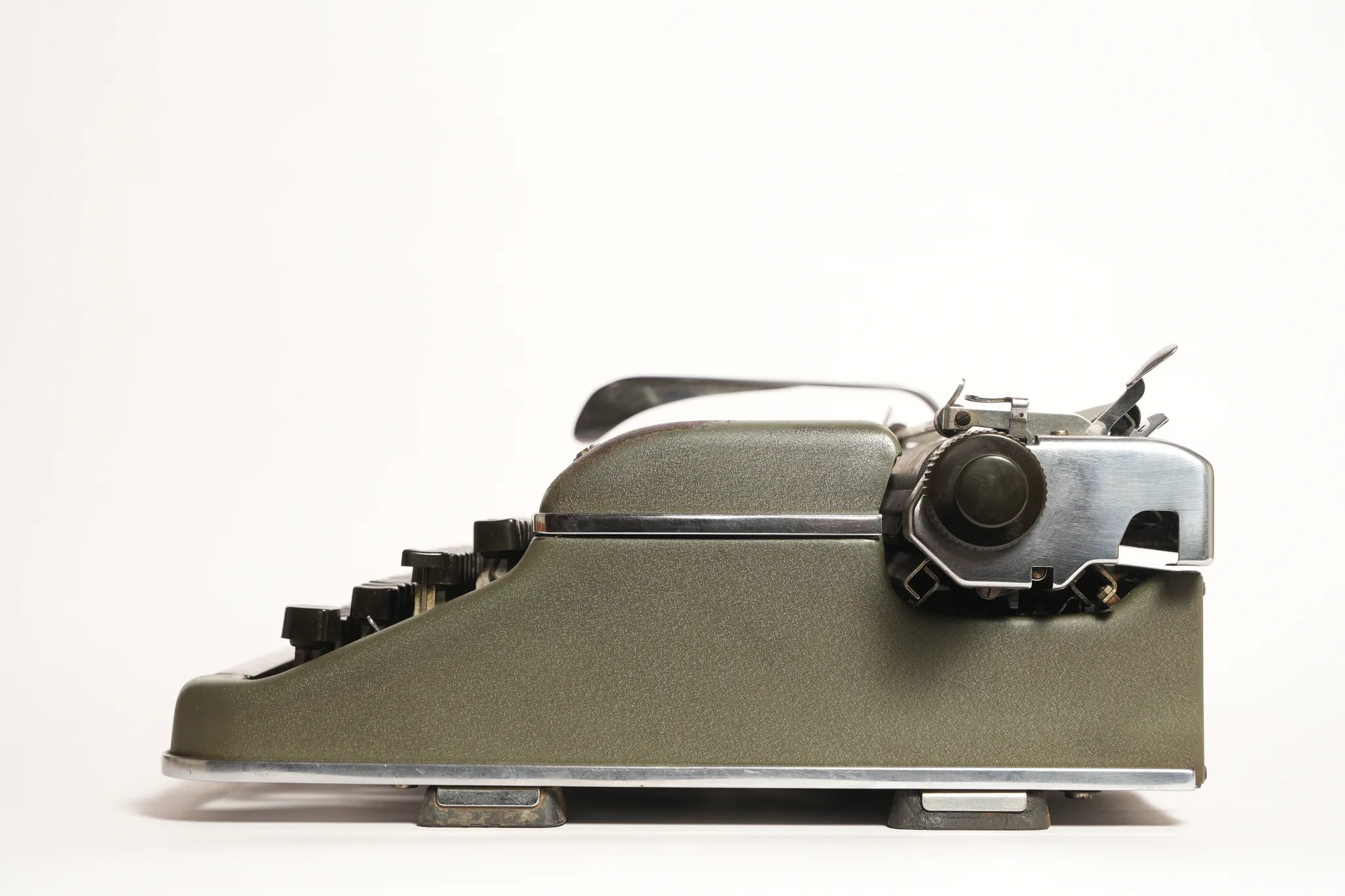 Olympia SM3 Portable Typewriter with Carrying Case — photograph