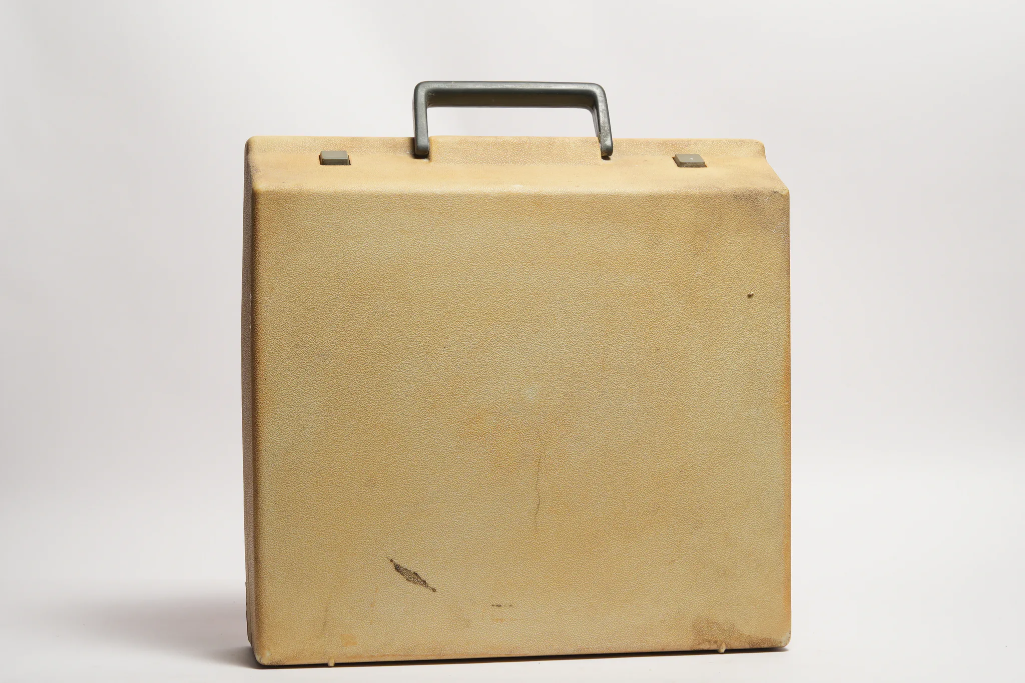 Olympia Traveller de Luxe Portable Typewriter — photograph