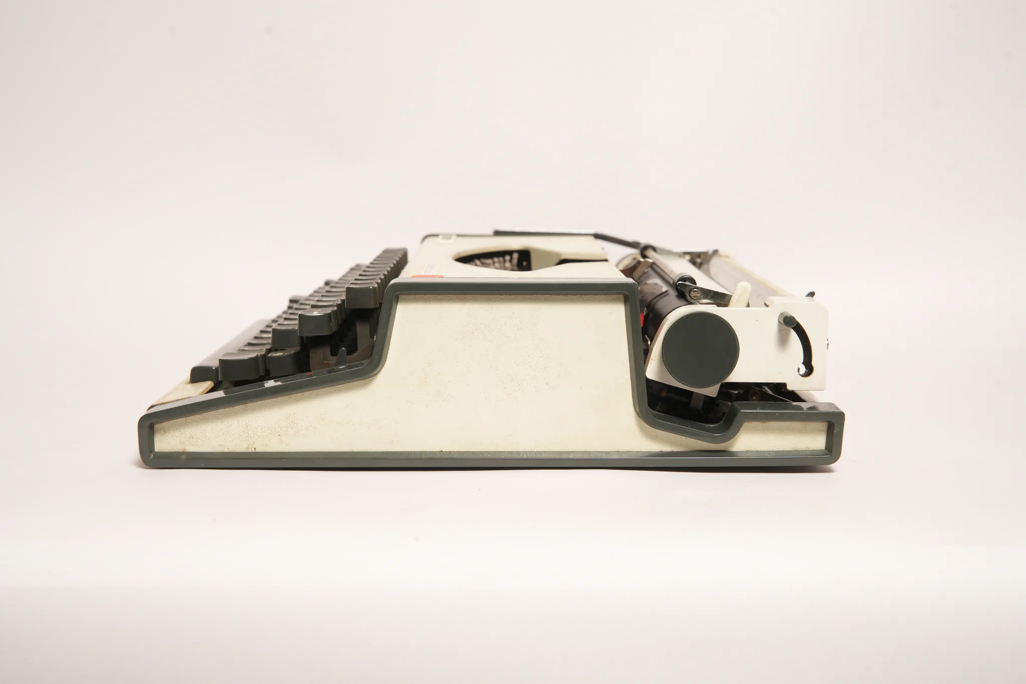 Olympia Traveller de Luxe Portable Typewriter — photograph