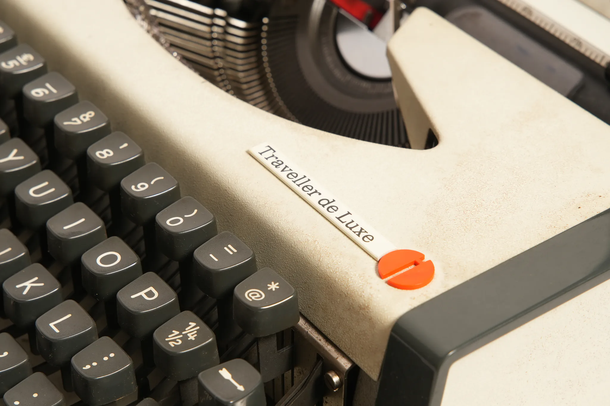 Olympia Traveller de Luxe Portable Typewriter — photograph