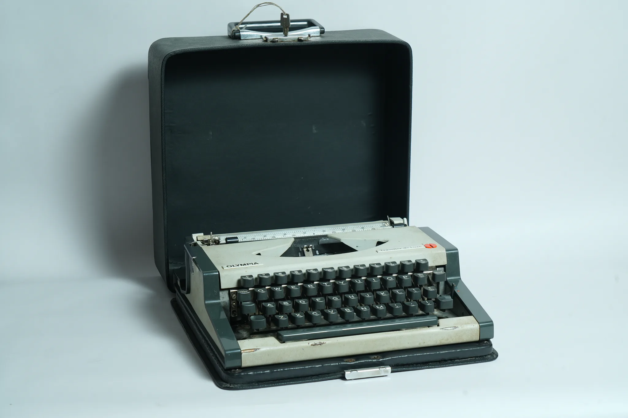 Olympia Traveller de Luxe Typewriter with Case — photograph