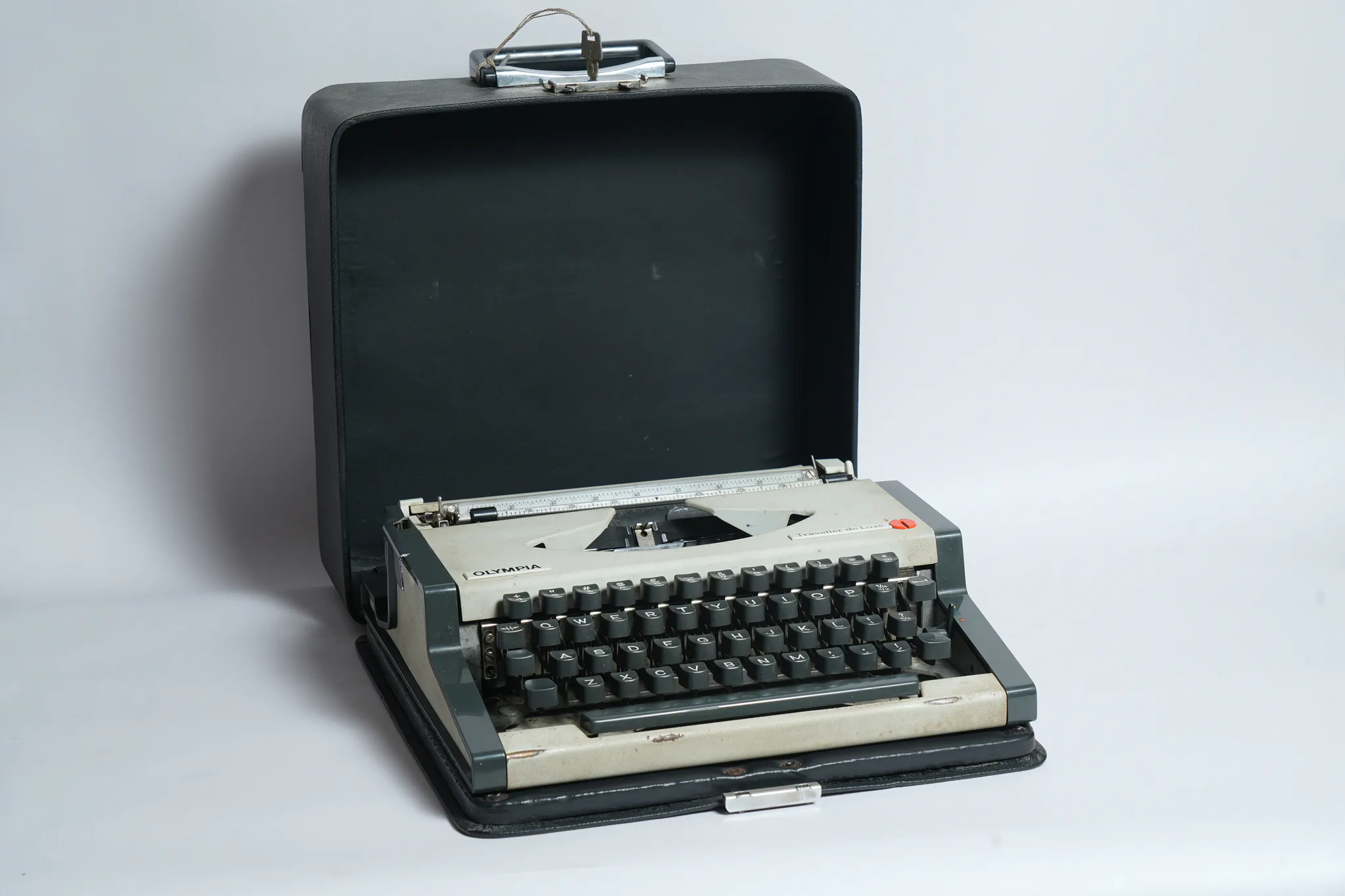 Olympia Traveller de Luxe Typewriter with Case — photograph
