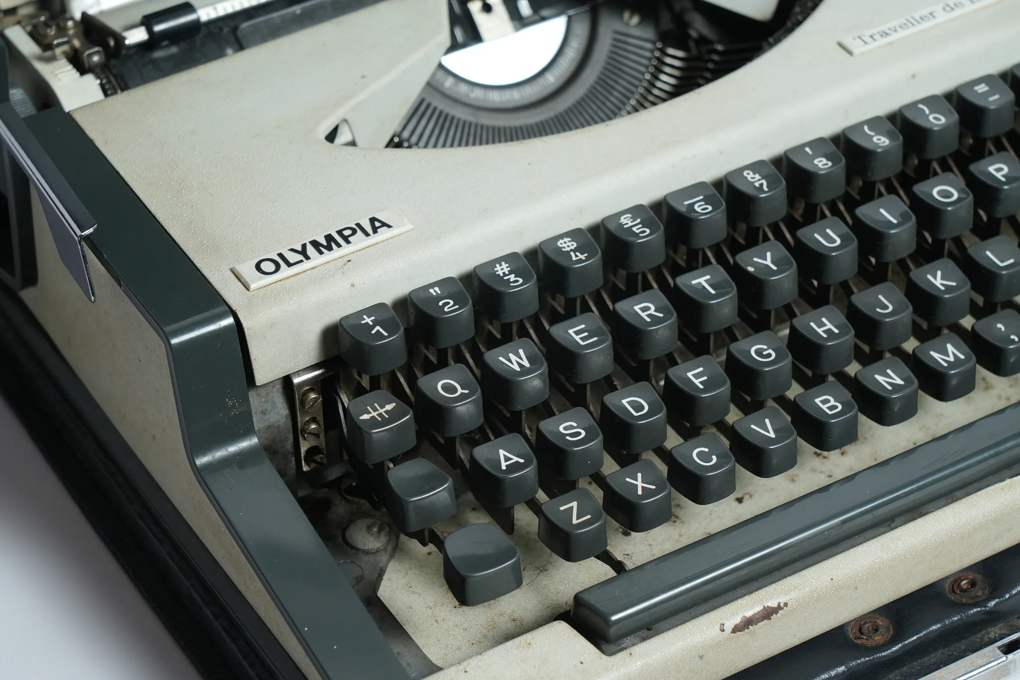 Olympia Traveller de Luxe Typewriter with Case — photograph