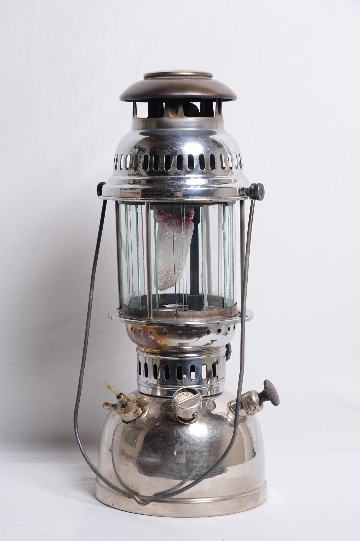 Petromax Rapid 828/350CP Vintage Pressure Lantern — photograph