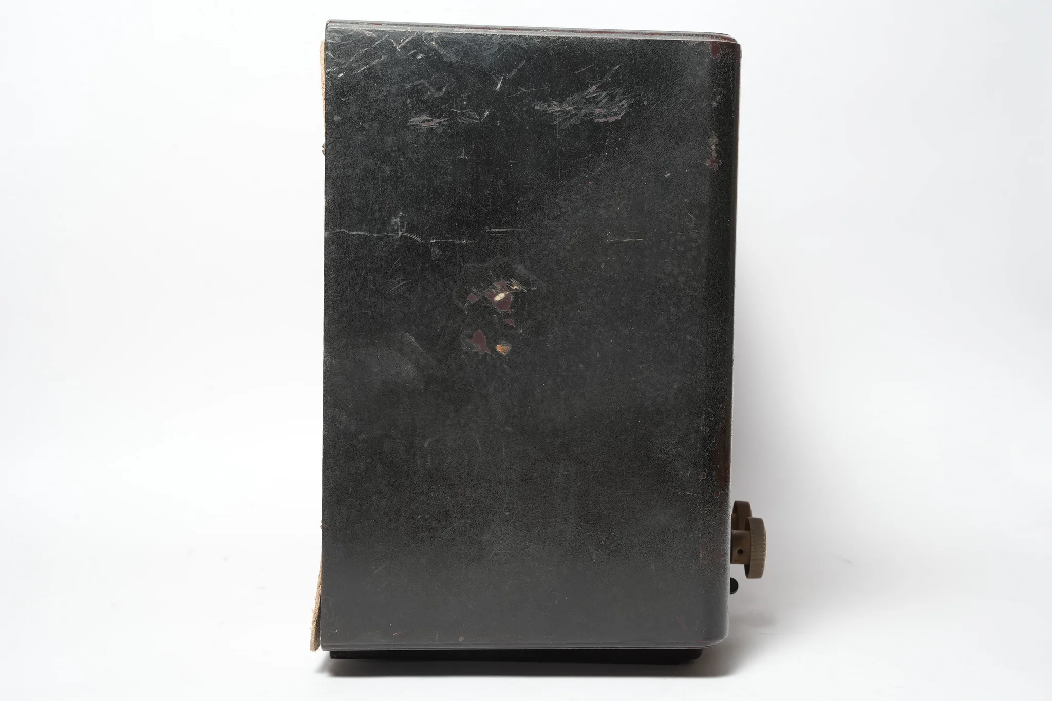 Philips BX490A Multi-Band Tabletop Tube Radio — photograph 4