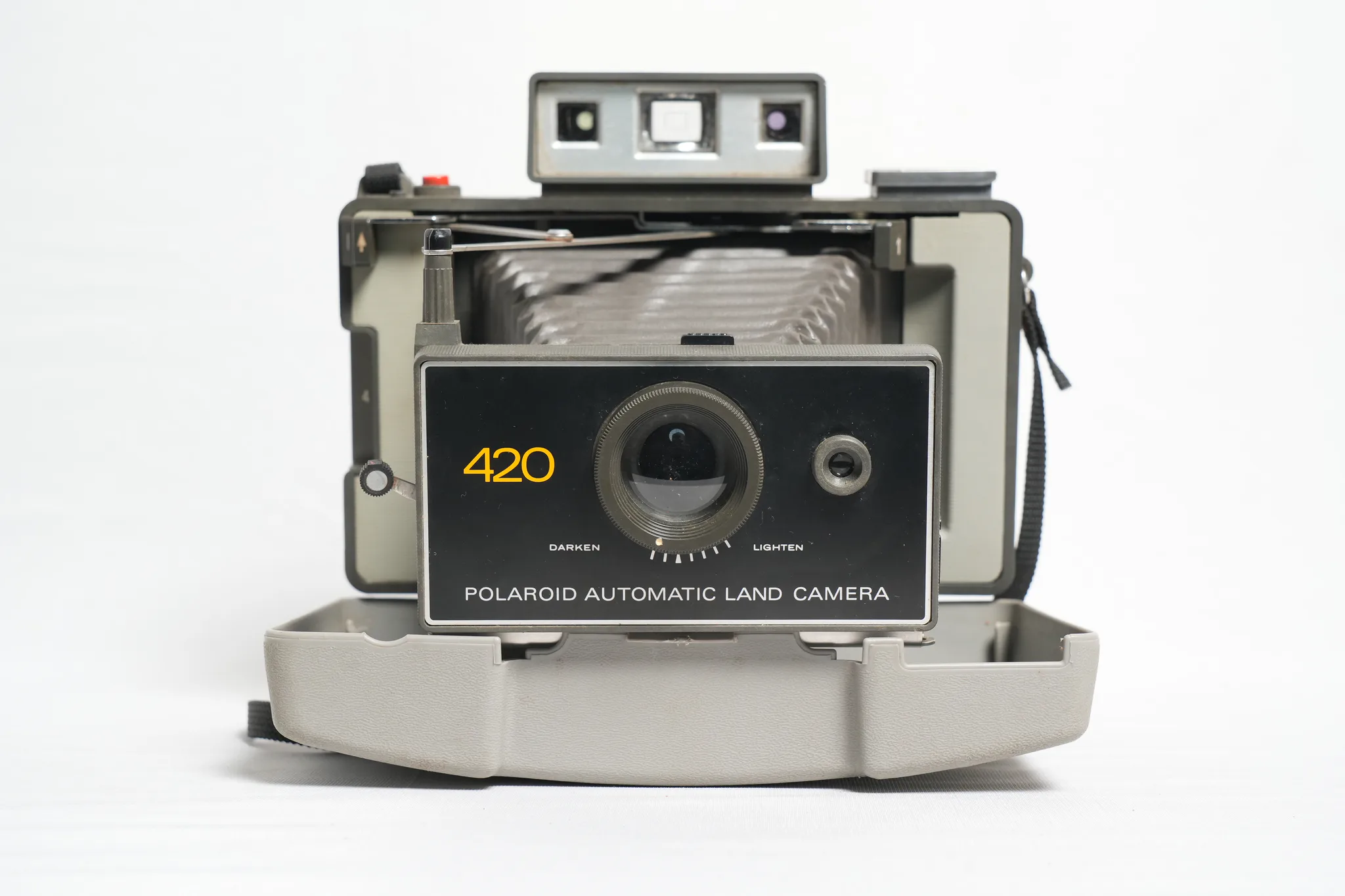 Polaroid Automatic 420 Land Camera — photograph 5