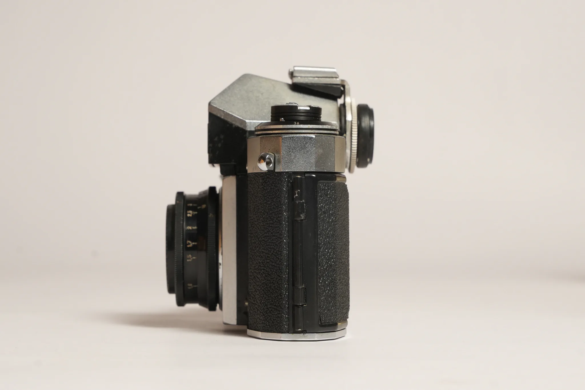 Praktica Super TL 35mm SLR Camera with Industar-50-2 Lens — photograph 4