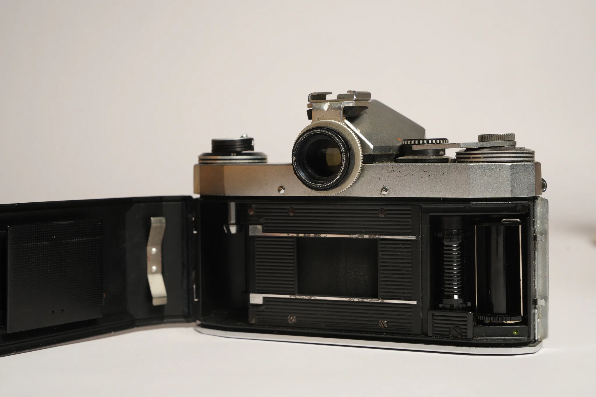 Praktica Super TL 35mm SLR Camera with Industar-50-2 Lens — photograph 6