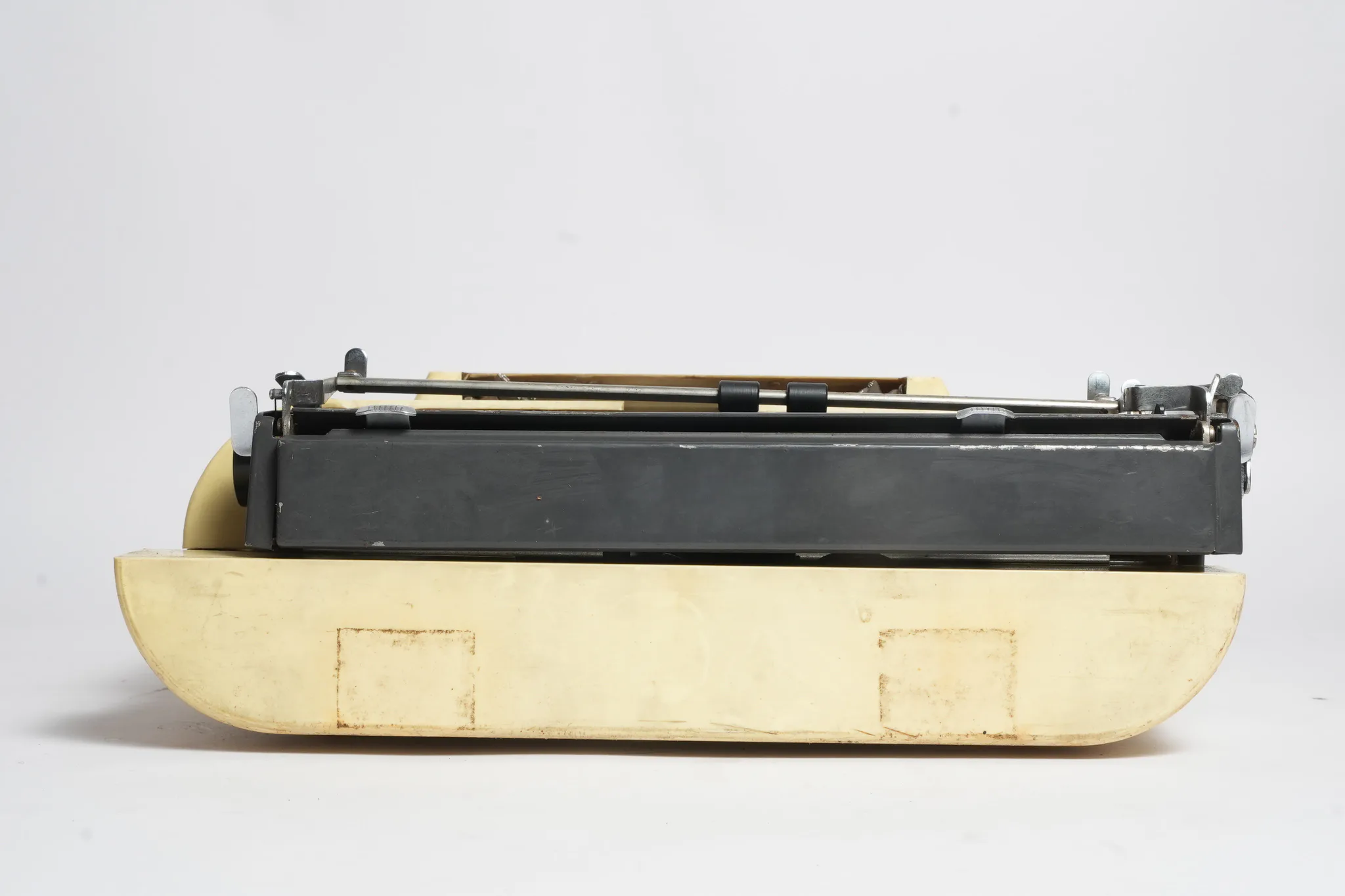 Remington 20 Portable Manual Typewriter — photograph 3