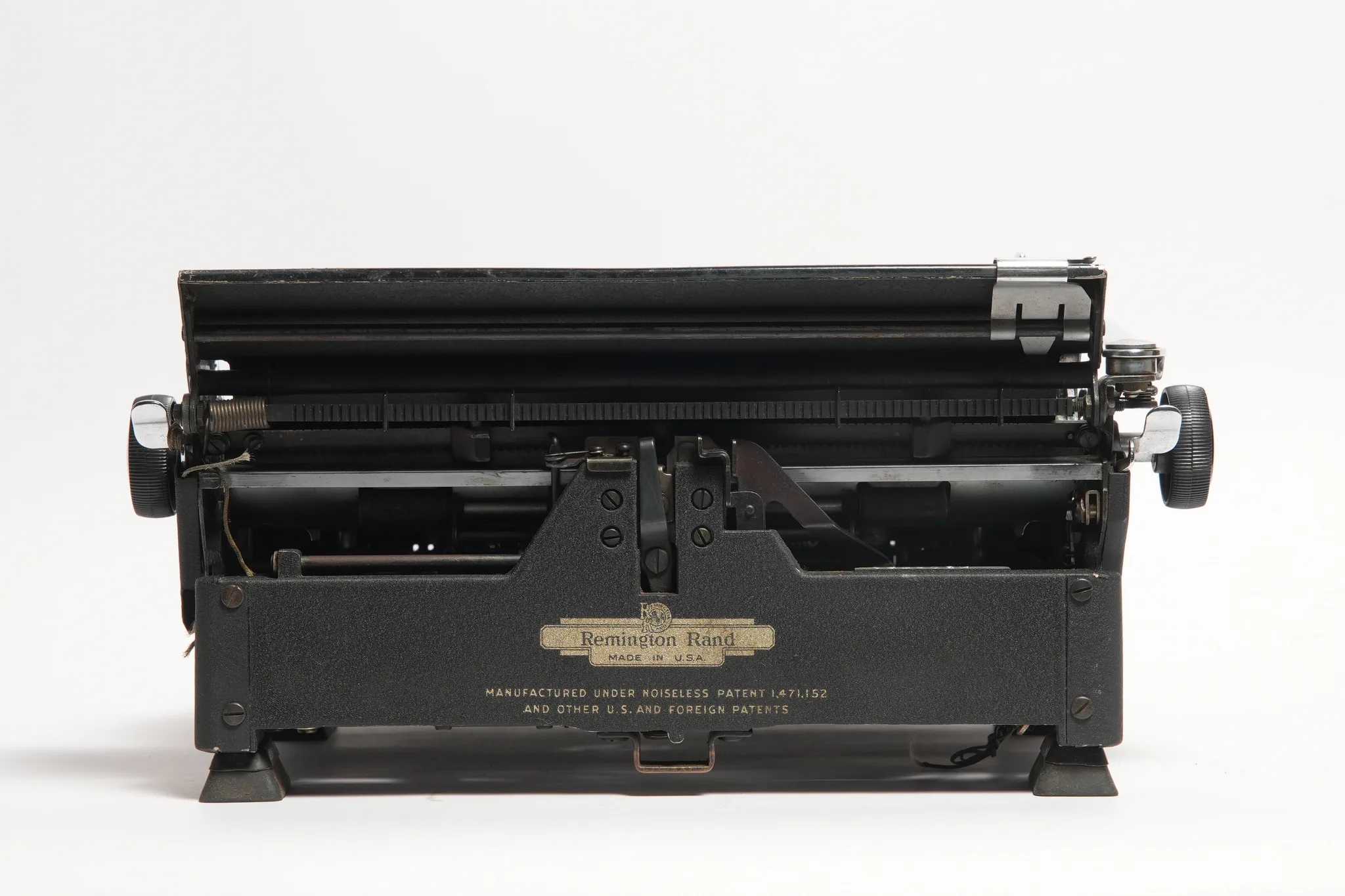 Remington Noiseless Model Seven Vintage Typewriter — photograph