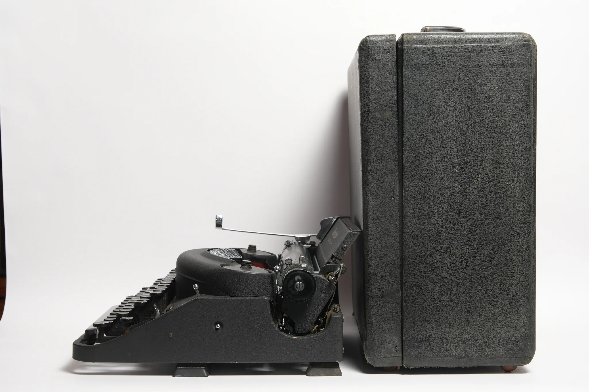 Remington Noiseless Model Seven Vintage Typewriter — photograph