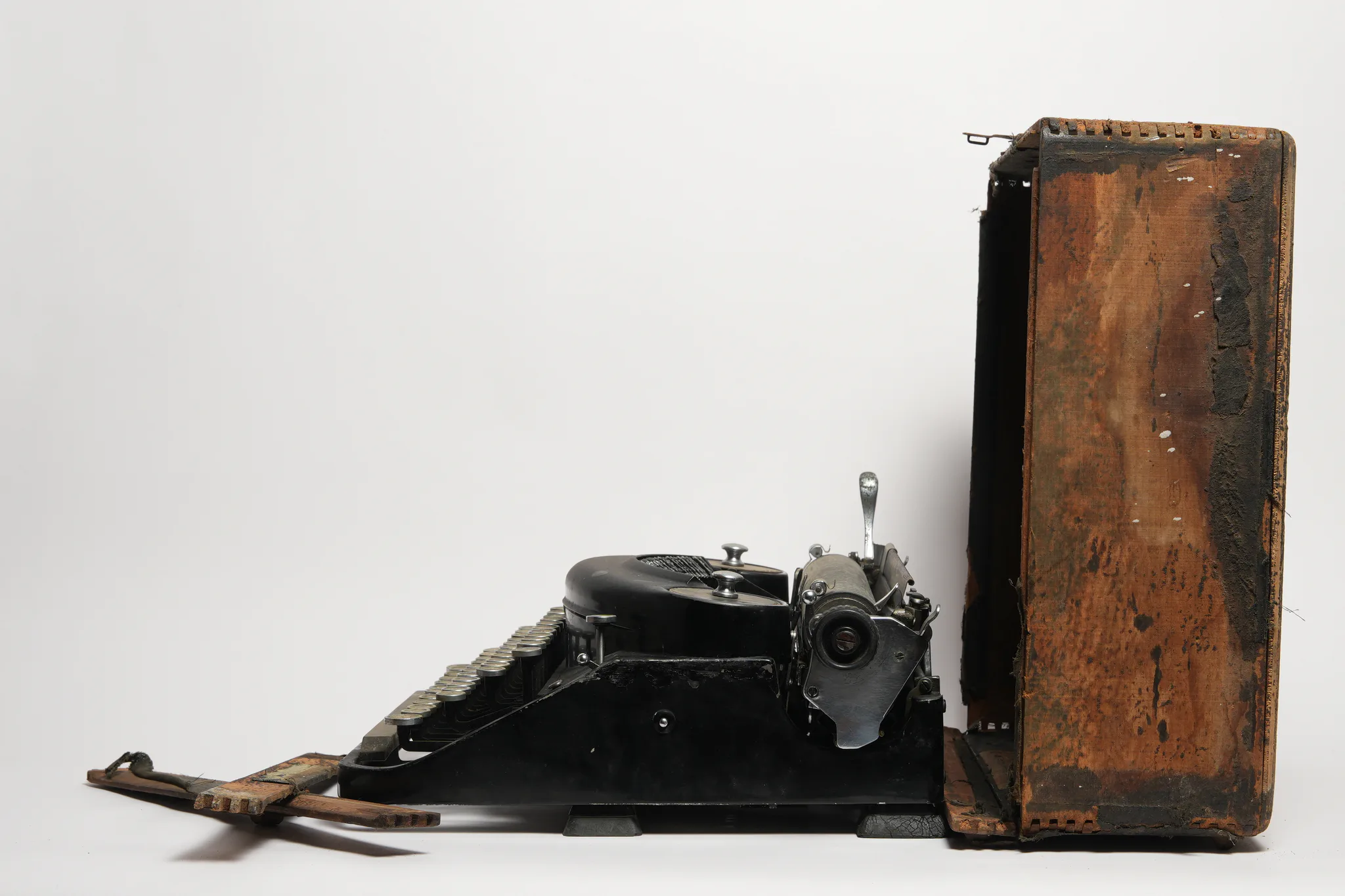 Remington Noiseless Portable Typewriter (Vintage Black Model) — photograph