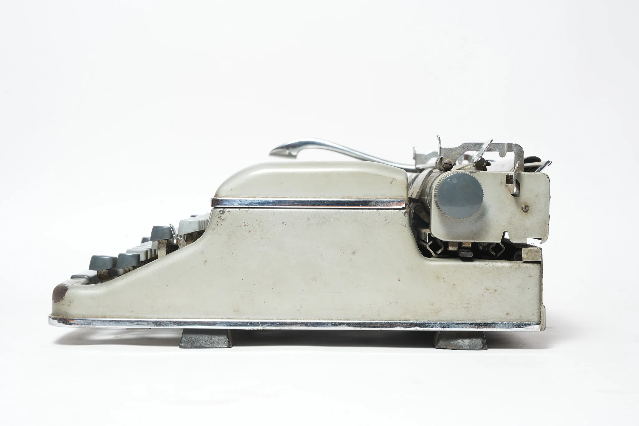 Remington Quiet-Riter Portable Typewriter — photograph 4