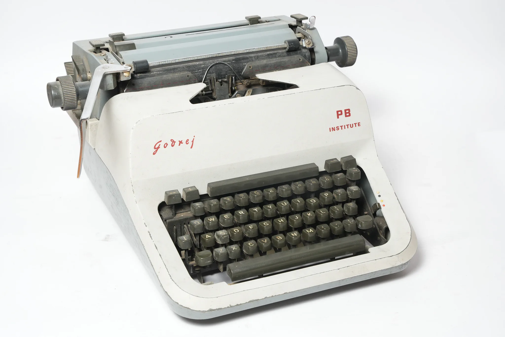 Remington Quiet-Riter Portable Typewriter — photograph 6