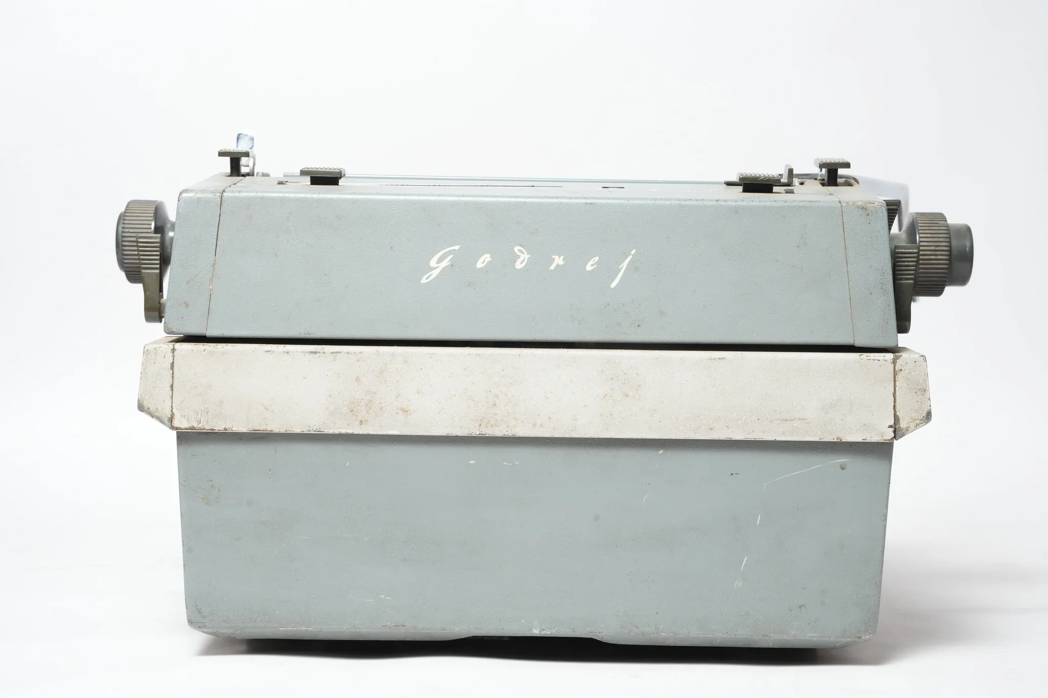 Remington Quiet-Riter Portable Typewriter — photograph 8