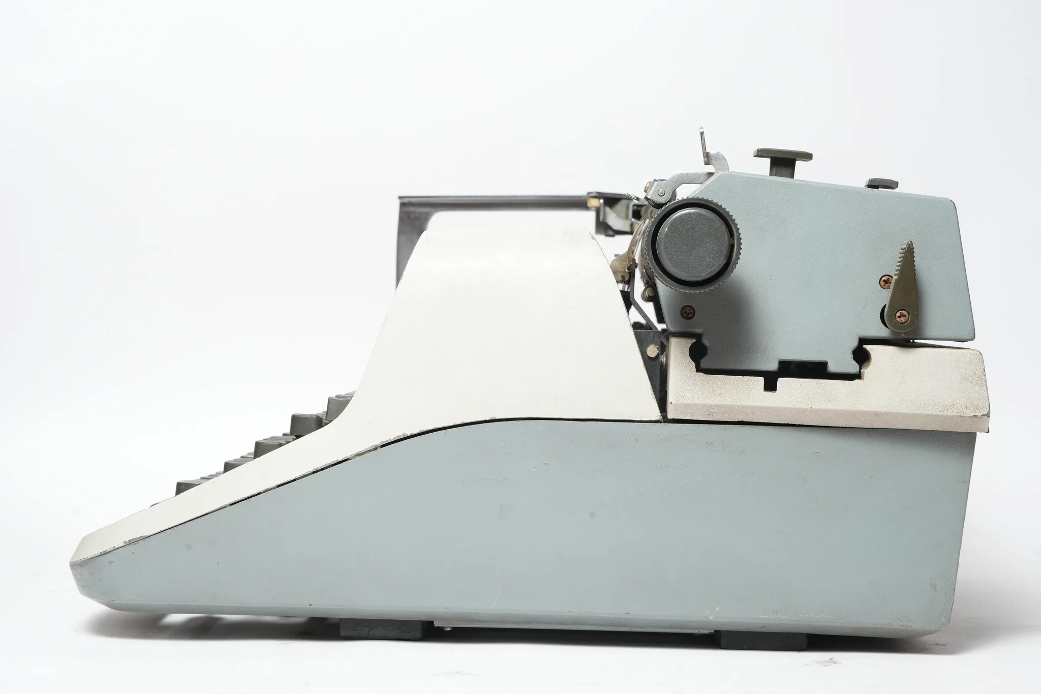 Remington Quiet-Riter Portable Typewriter — photograph 9