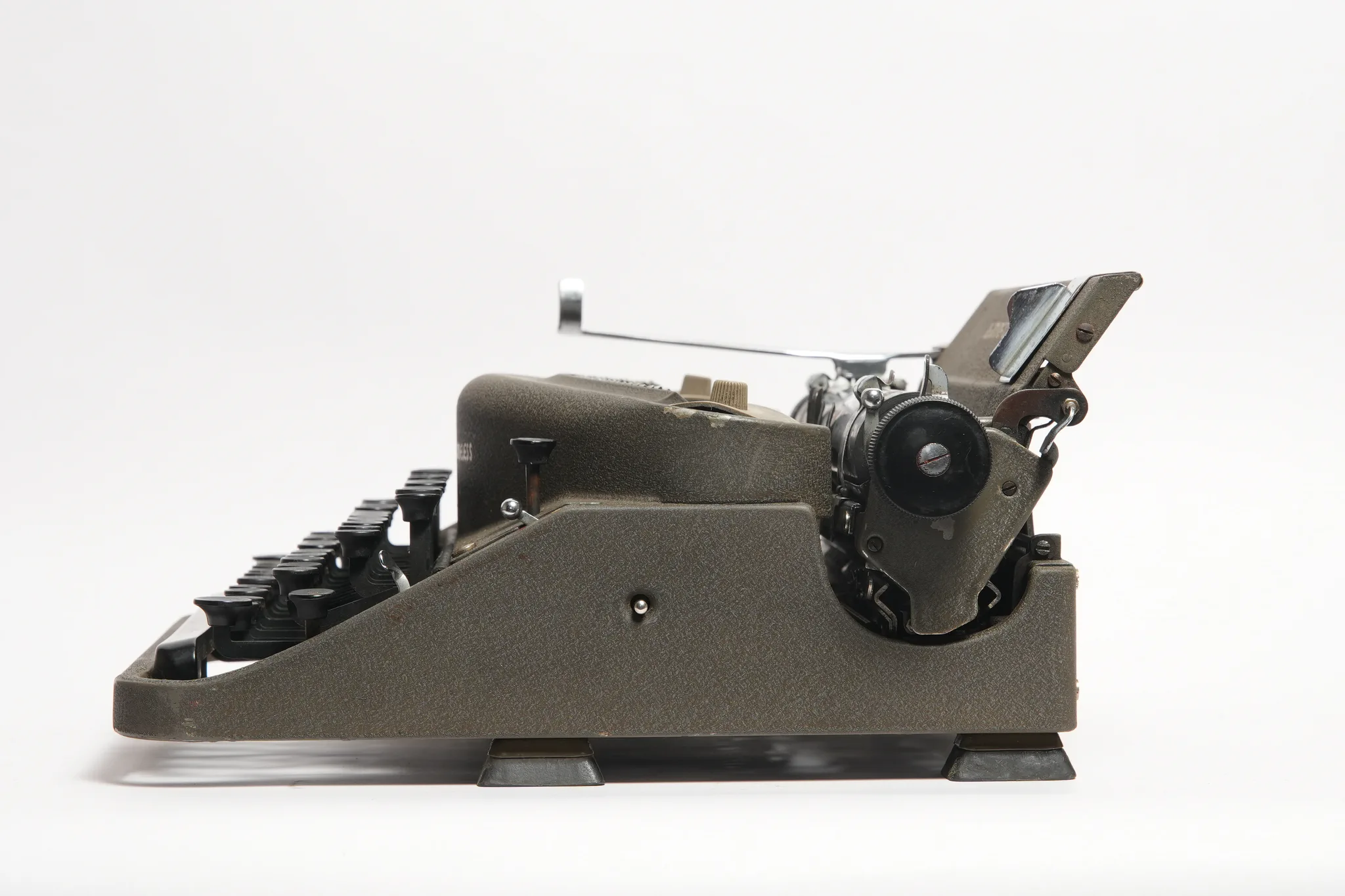 Remington Rand Noiseless Portable Typewriter with Case — photograph