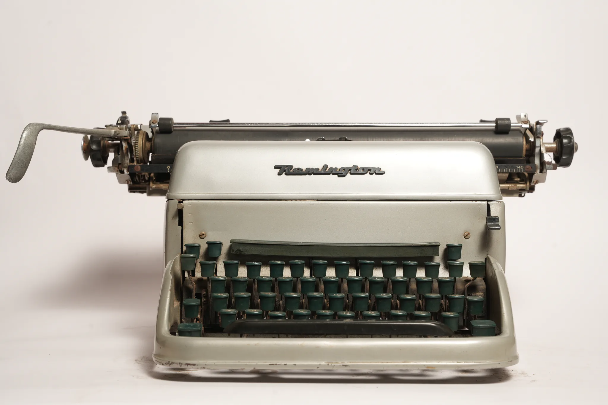 Remington Standard Wide-Carriage Typewriter — photograph 2