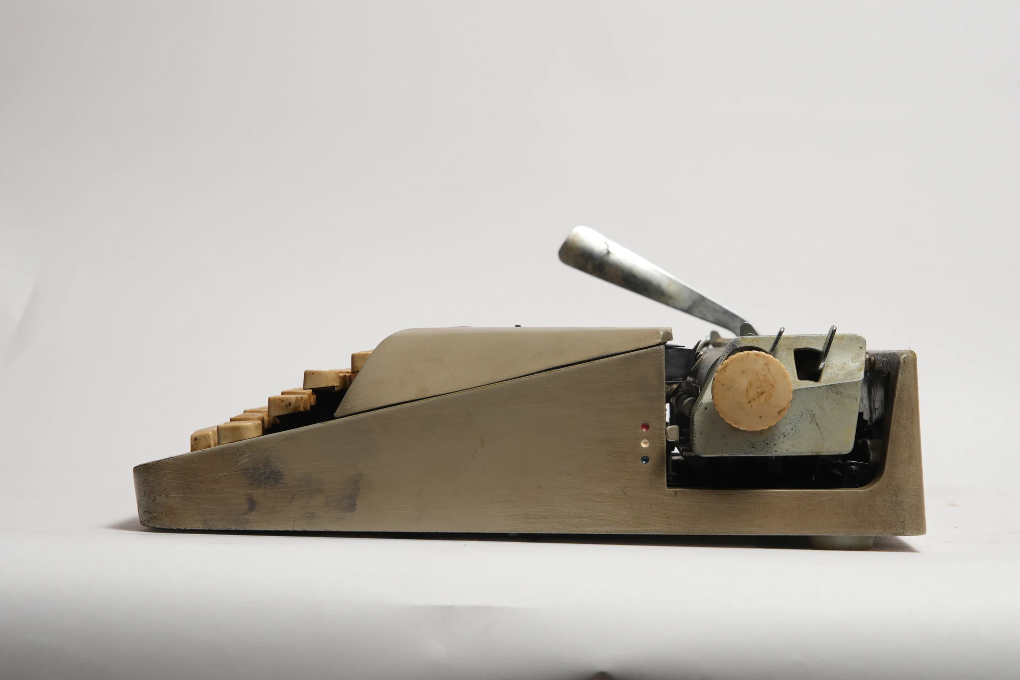 Royal Quiet De Luxe Portable Typewriter — photograph