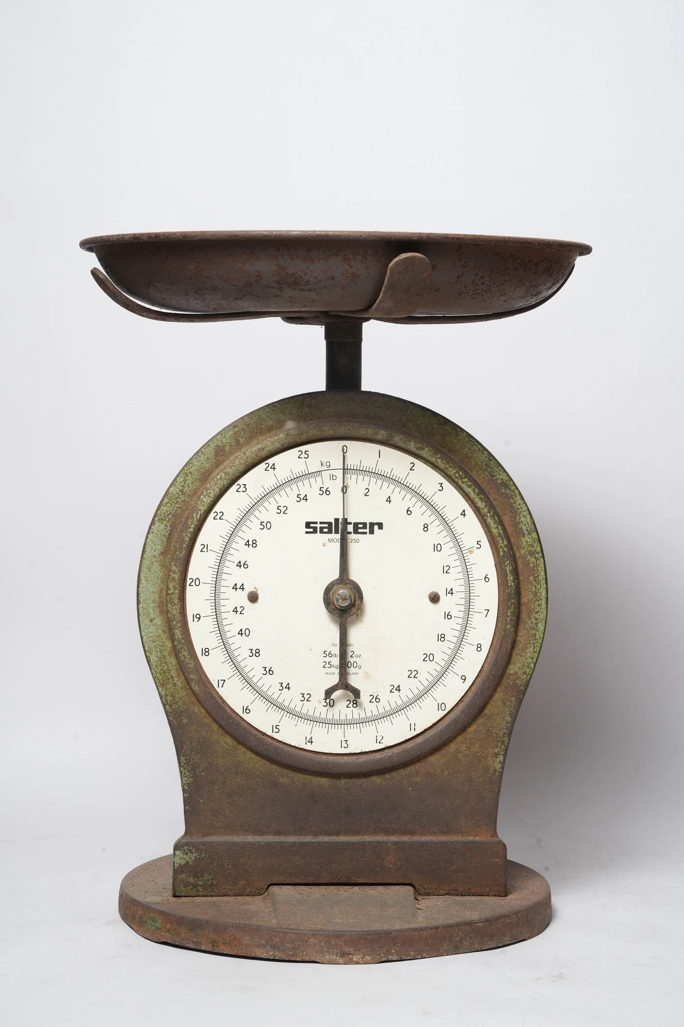 Salter Model 250 Vintage Commercial Scale — photograph 2