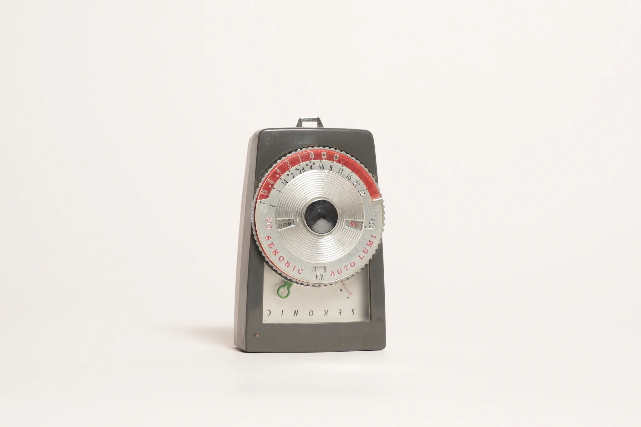 Sekonic Auto-Lumi Analog Light Meter — photograph