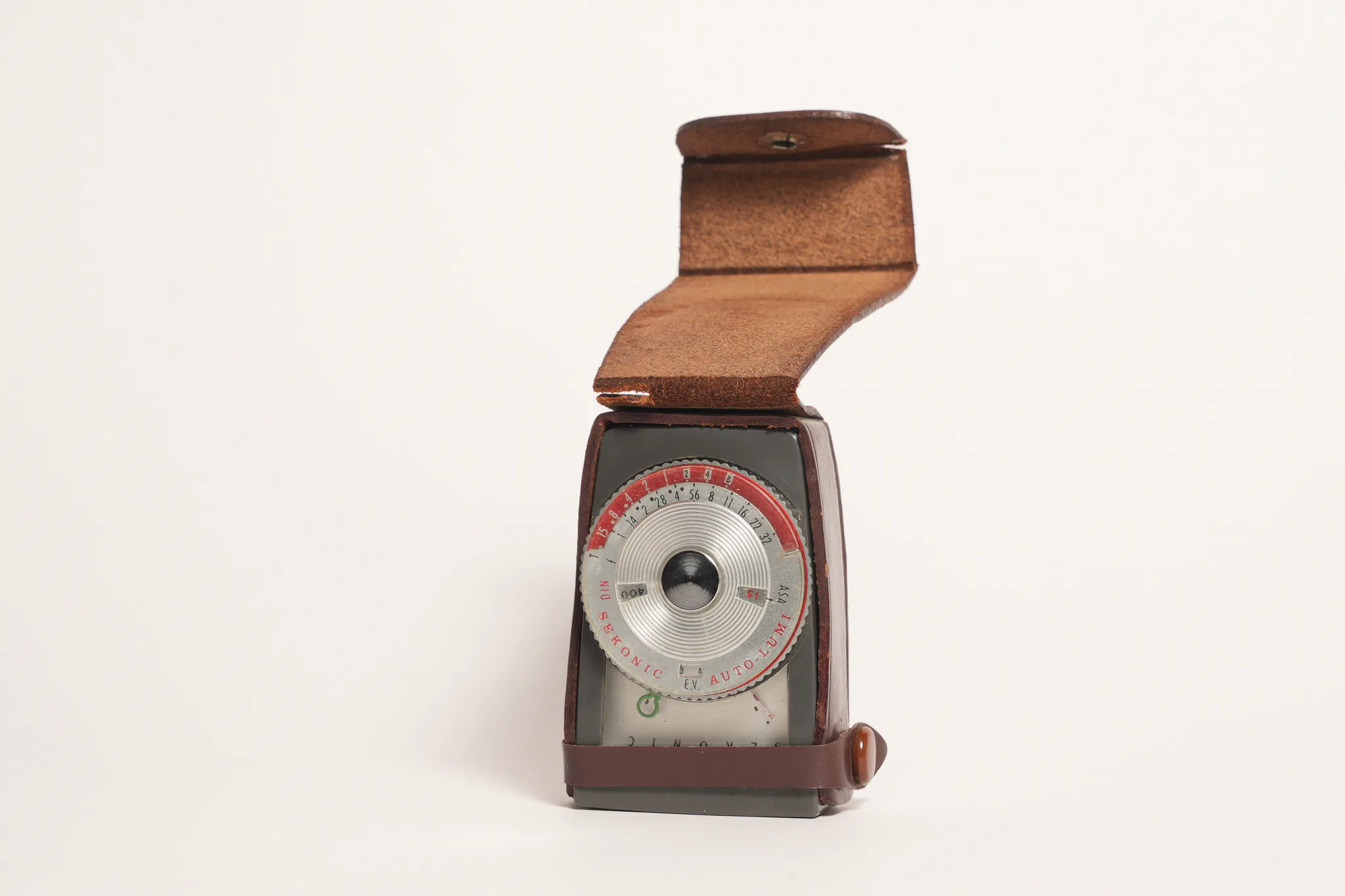 Sekonic Auto-Lumi Analog Light Meter — photograph