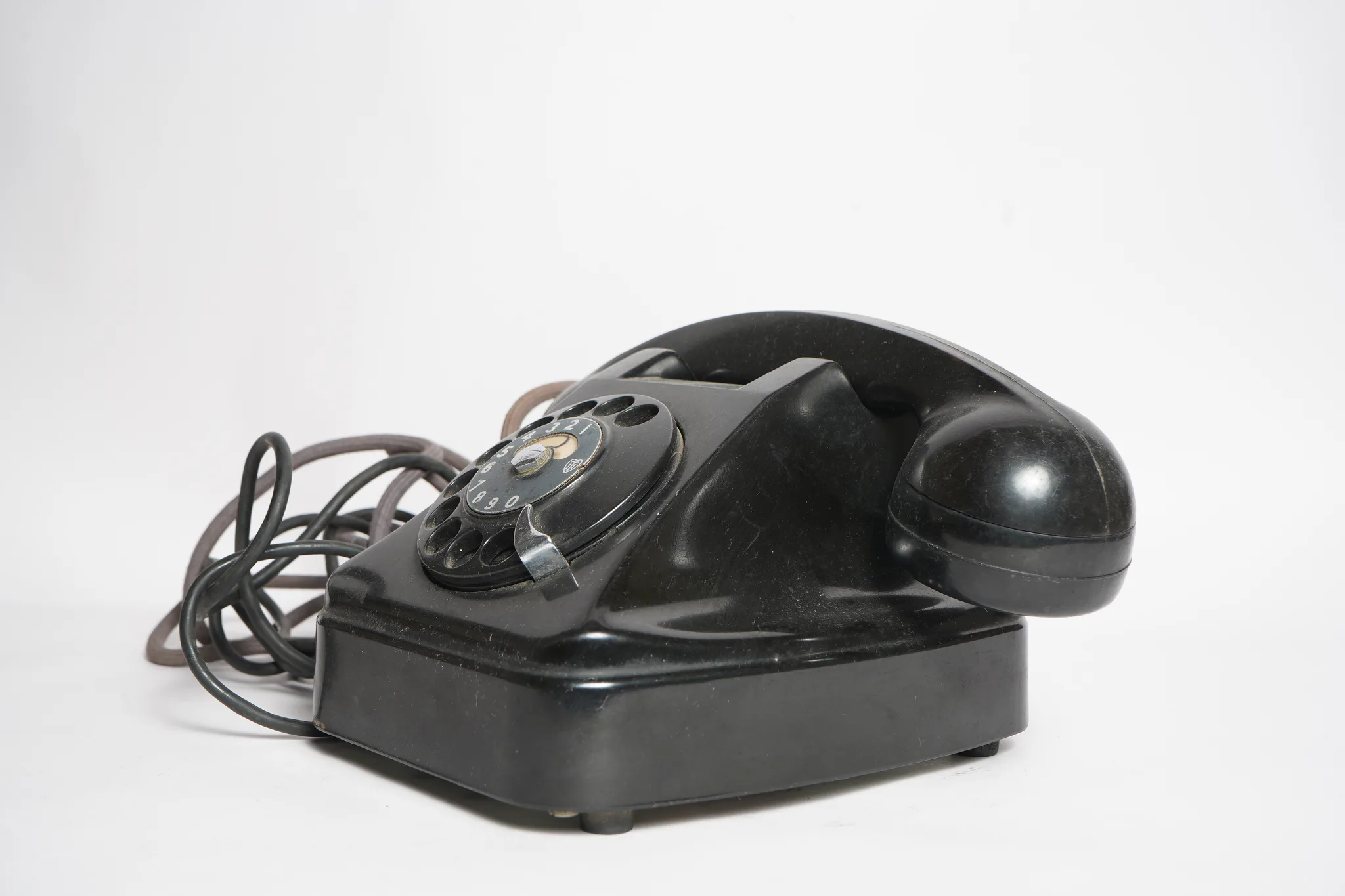 Siemens & Halske Modell W48 Bakelite Telephone — photograph