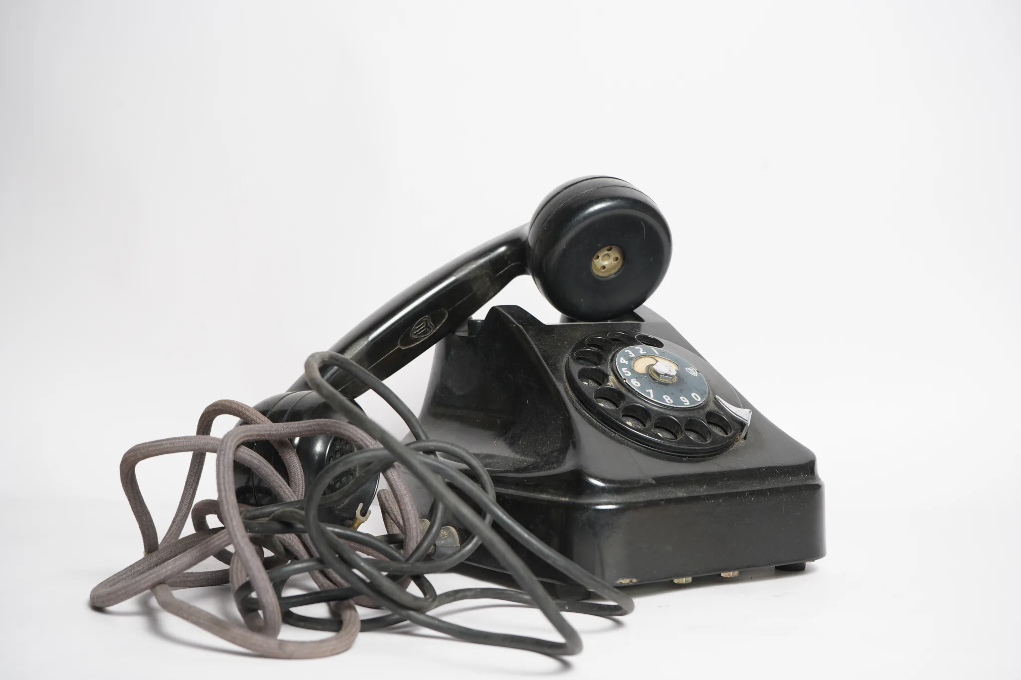 Siemens & Halske Modell W48 Bakelite Telephone — photograph