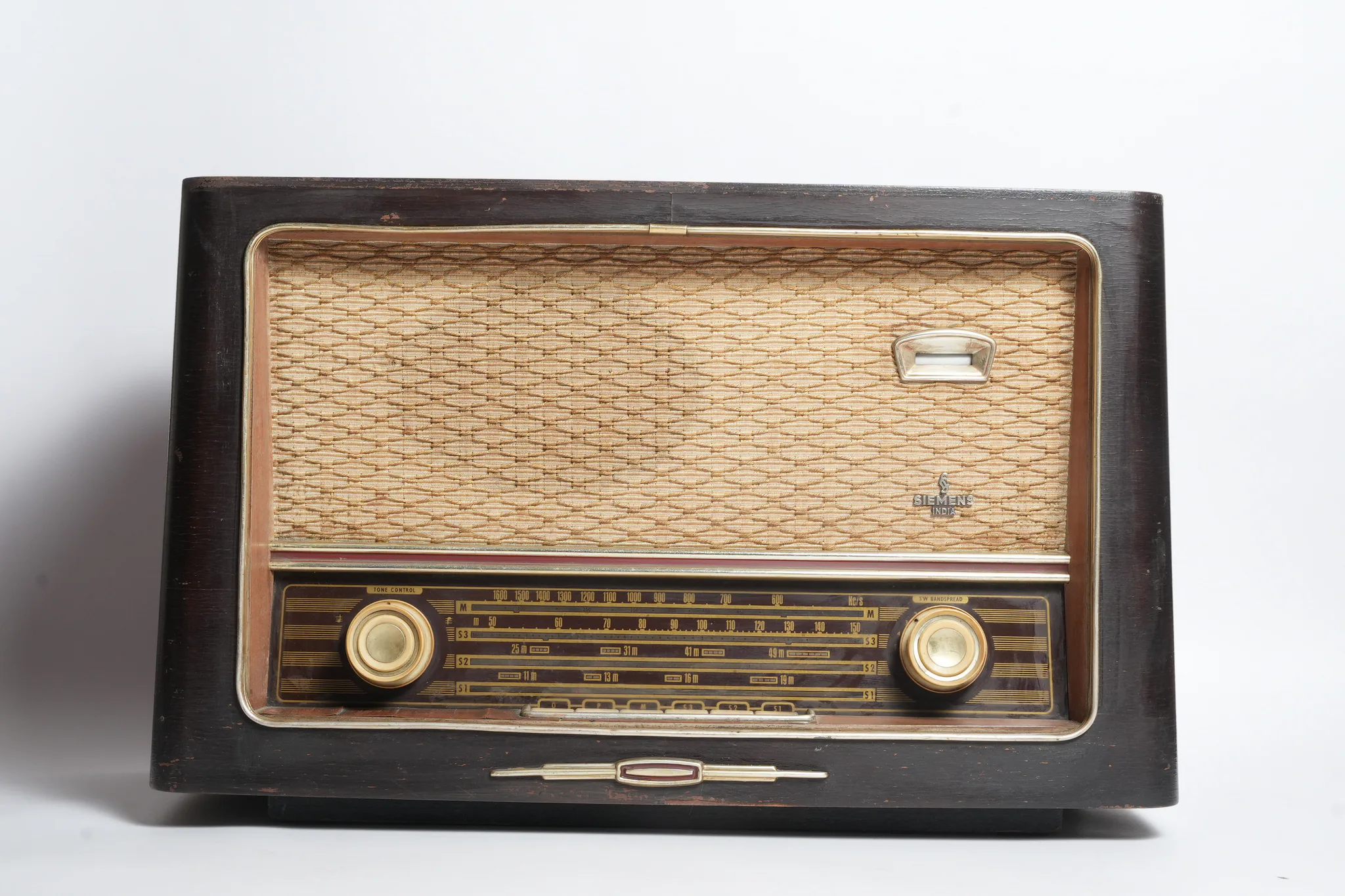 Siemens Standard Super Type 691 WO Tube Radio — photograph 1