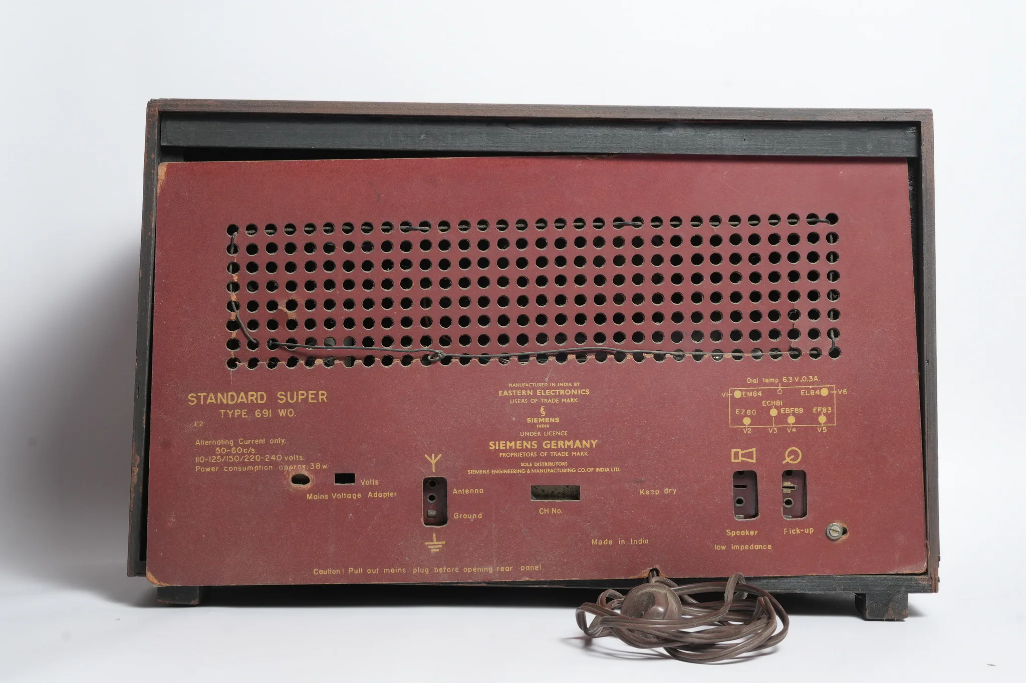 Siemens Standard Super Type 691 WO Tube Radio — photograph 3